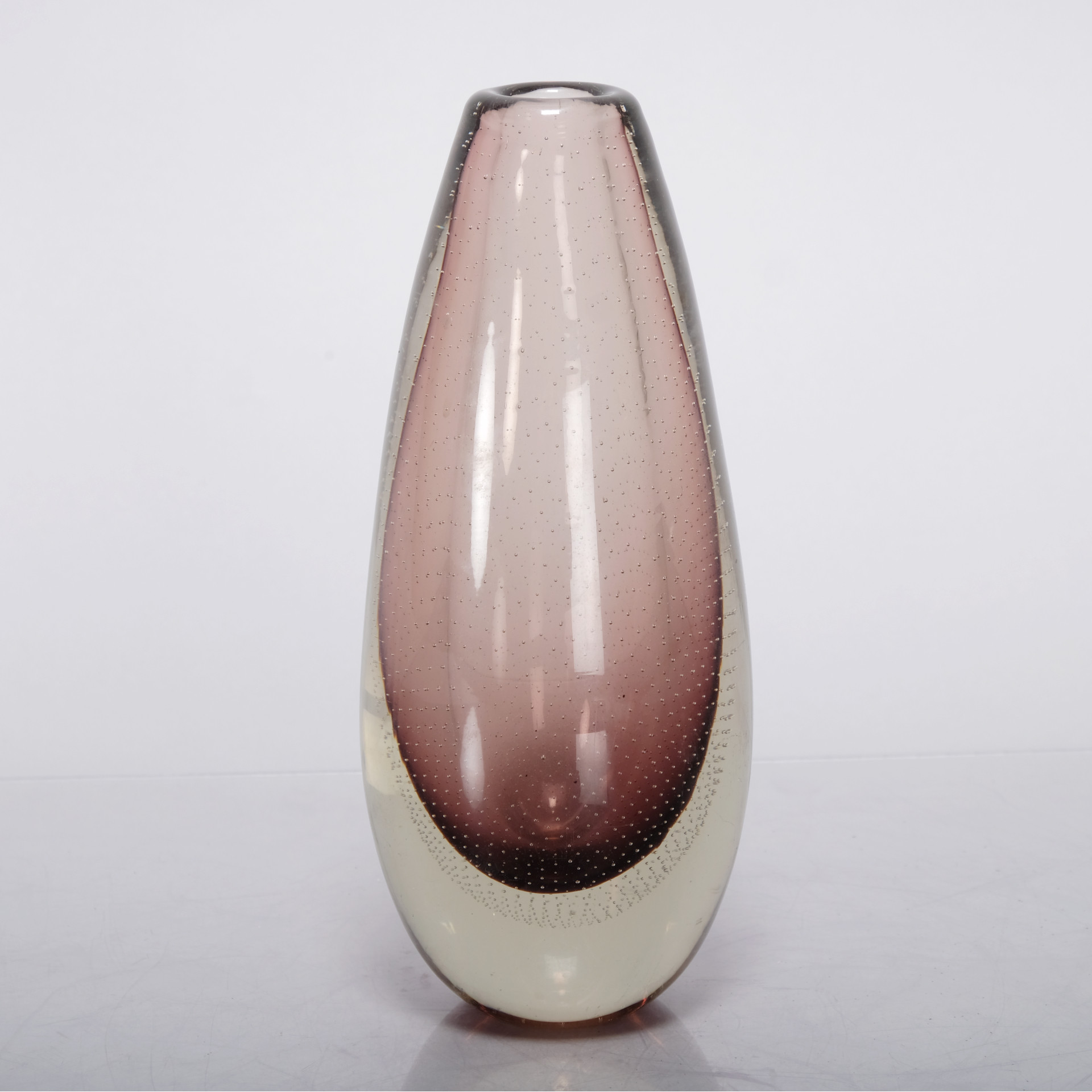 GUNNEL NYMAN. Vas, Signerad, Nuutajärvi, Notsjö.