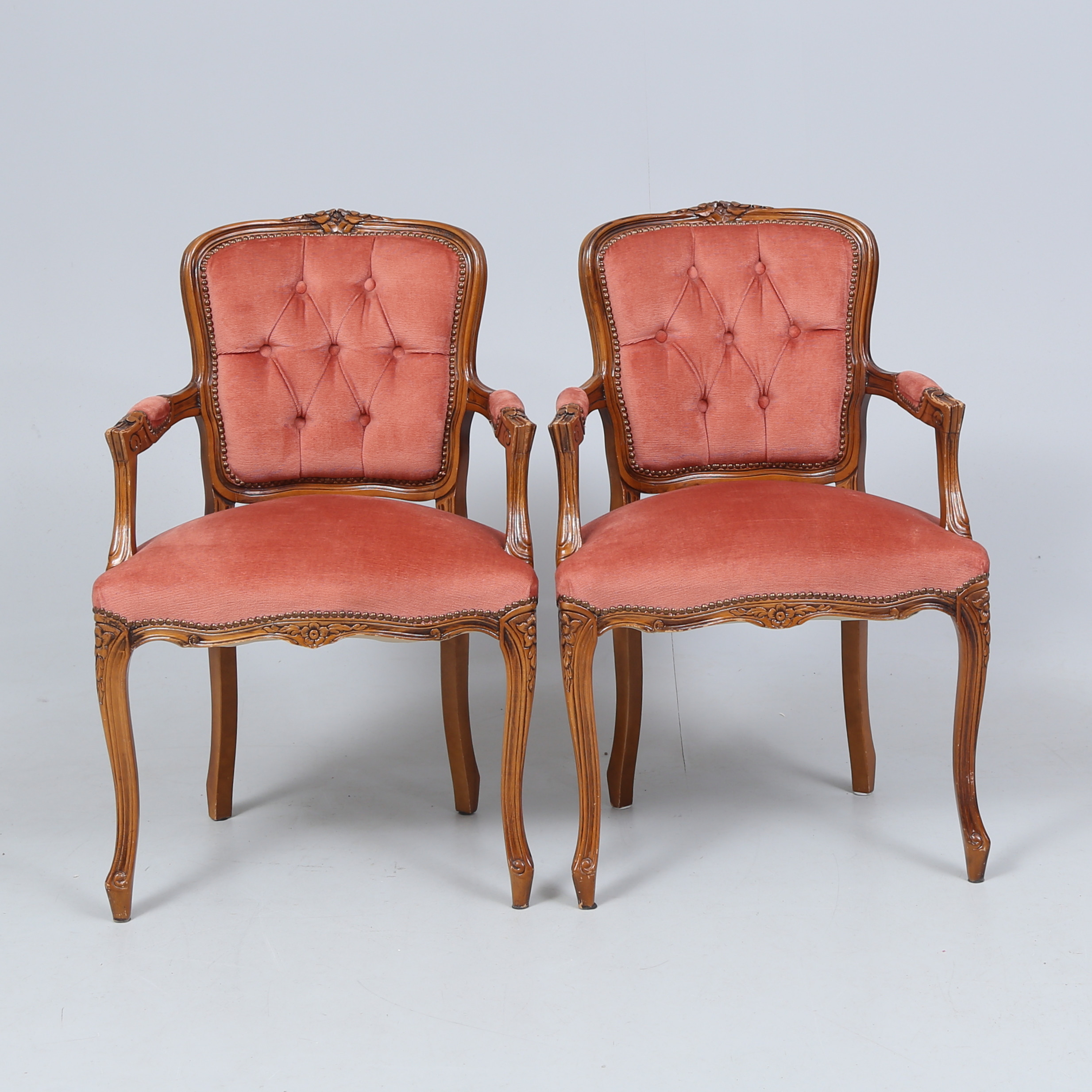 KARMSTOLAR, 1 par, rokokostil.