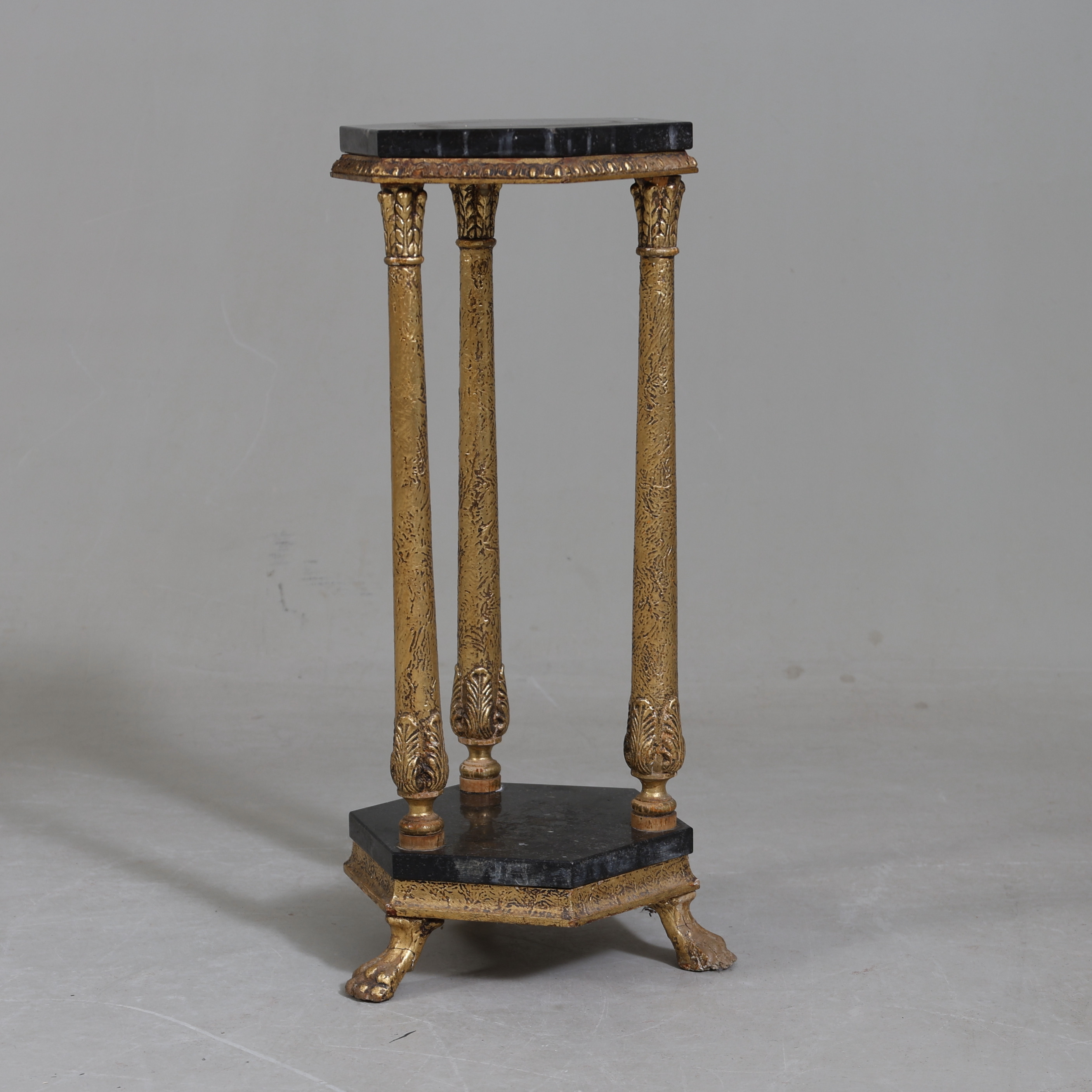 PIEDISTAL med stenskiva, 1900-tal.