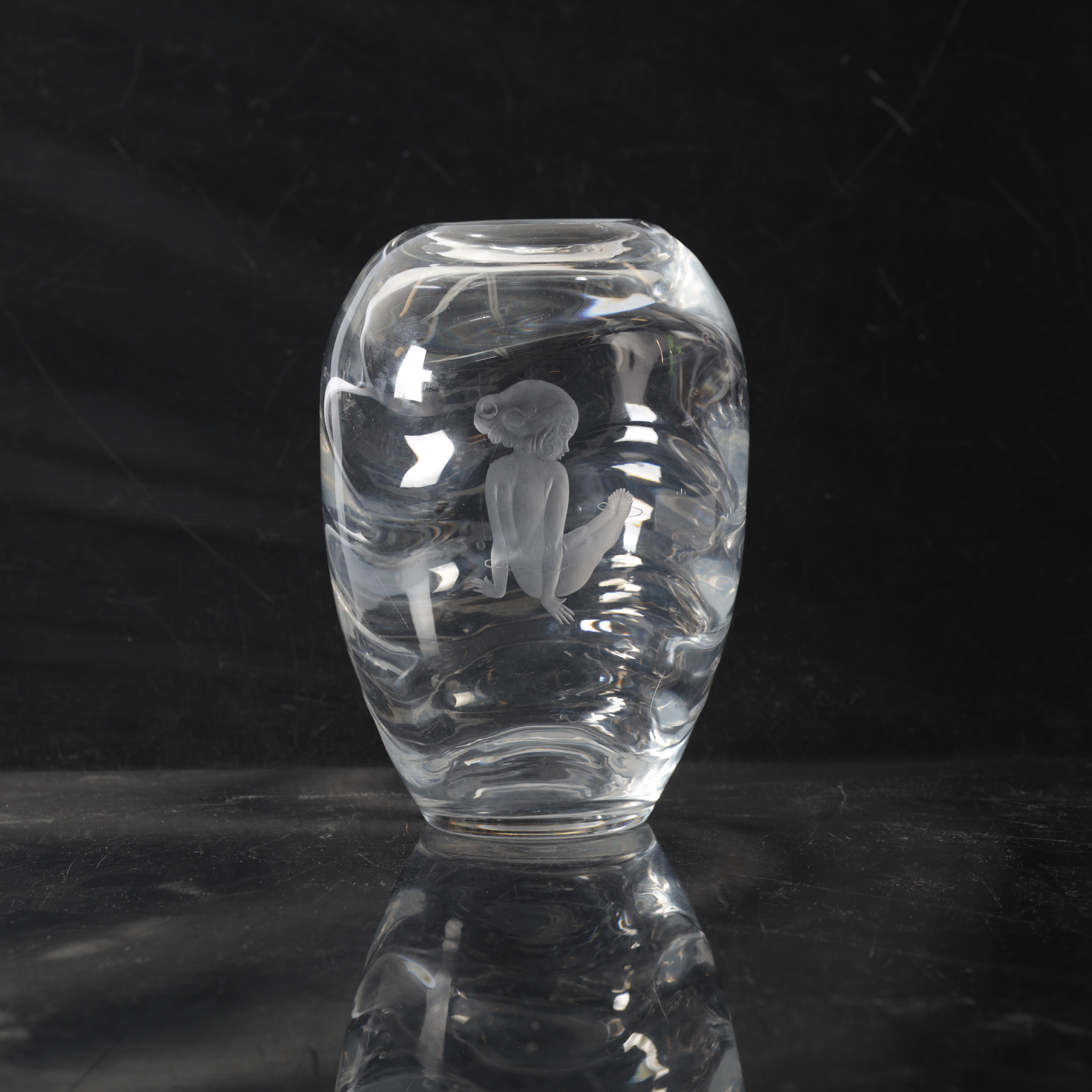 ELIS BERGH. Vas, glas, Kosta, signerad.