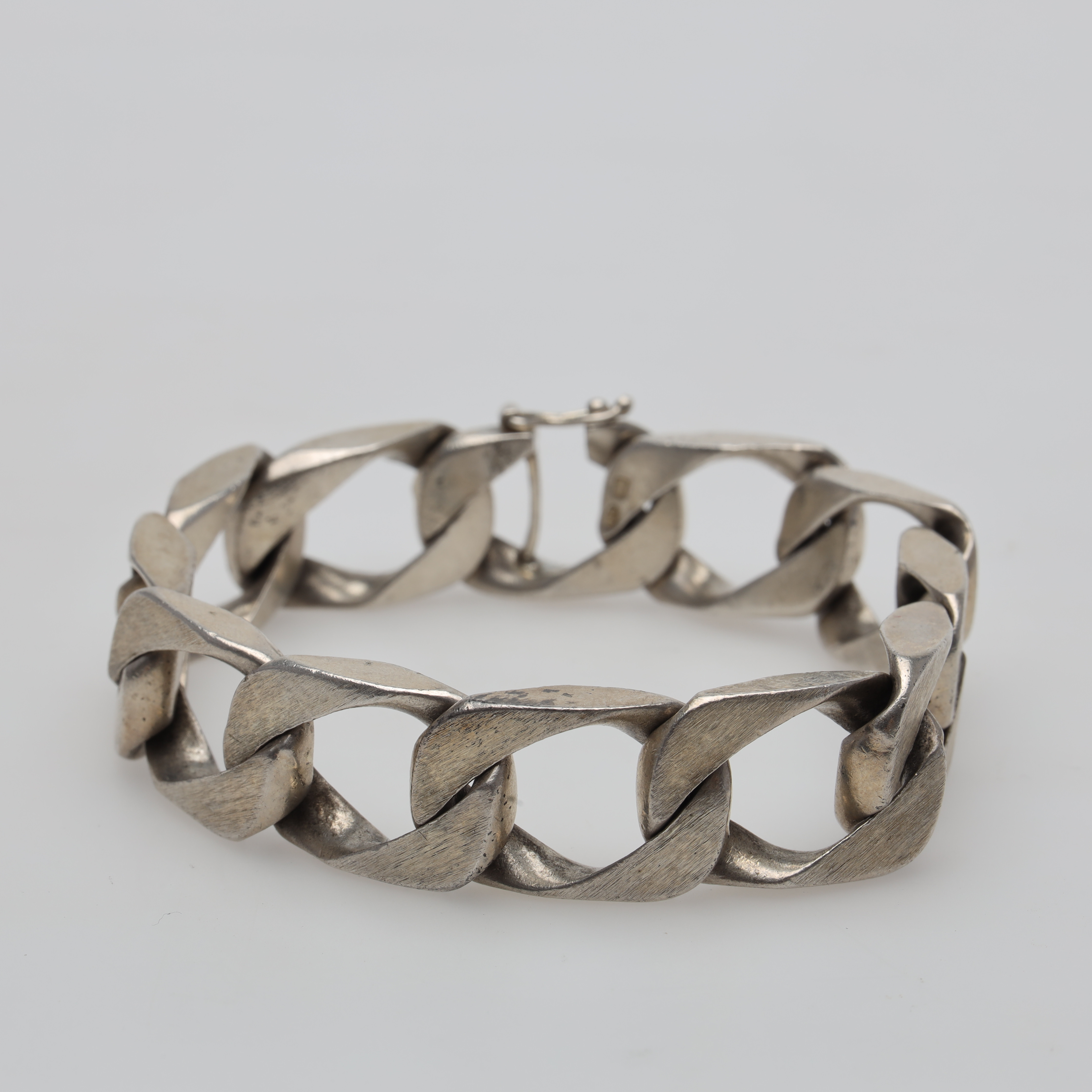 ARMBAND pansar silver vikt ca 63 gram.