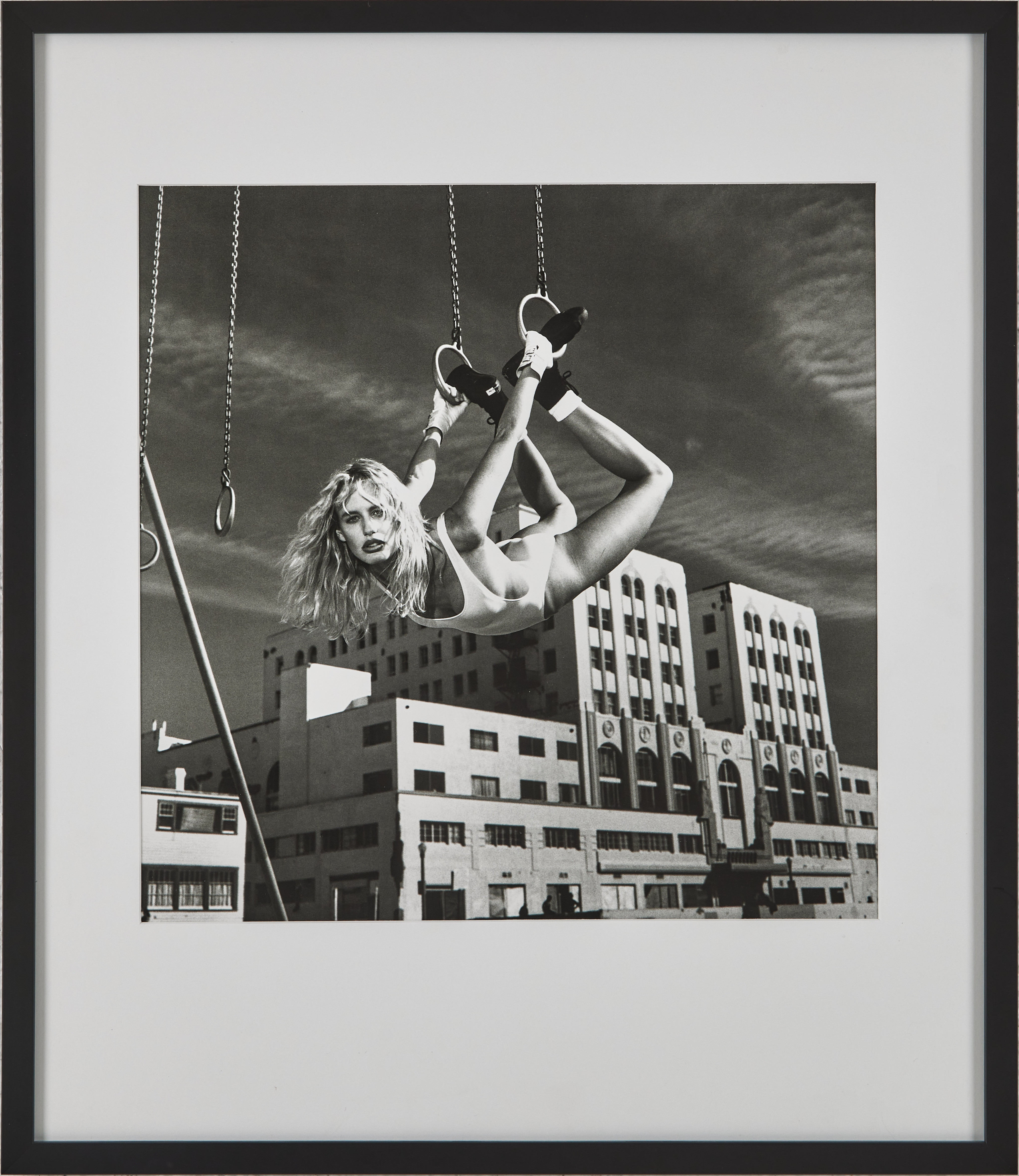HELMUT NEWTON. Efter, "Deryl Hannah, Vanity Fair, Losa Angeles 1984", offsetlitografiskt fotografi.