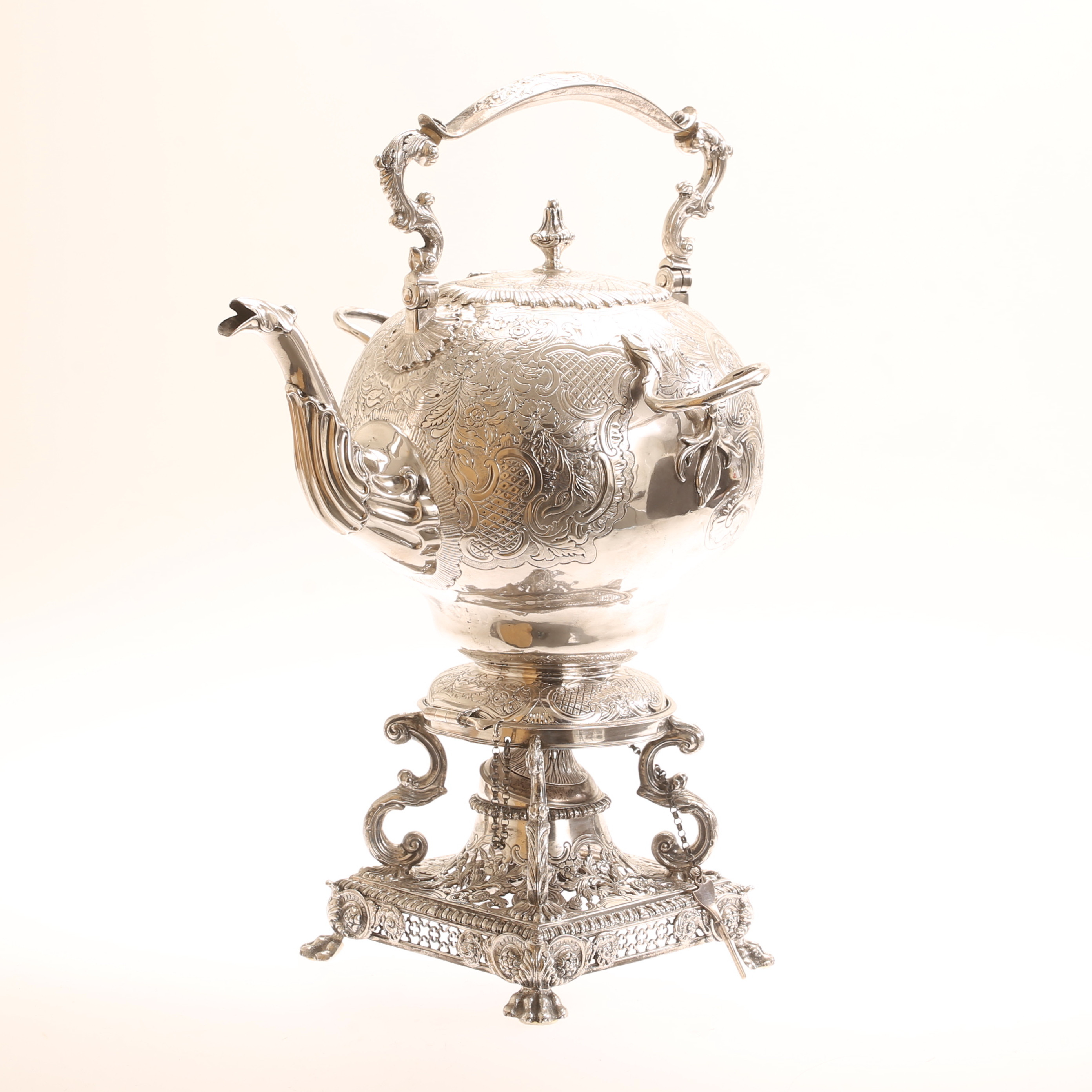 TEKANNA med Rechaud, sterlingsilver, London 1766.