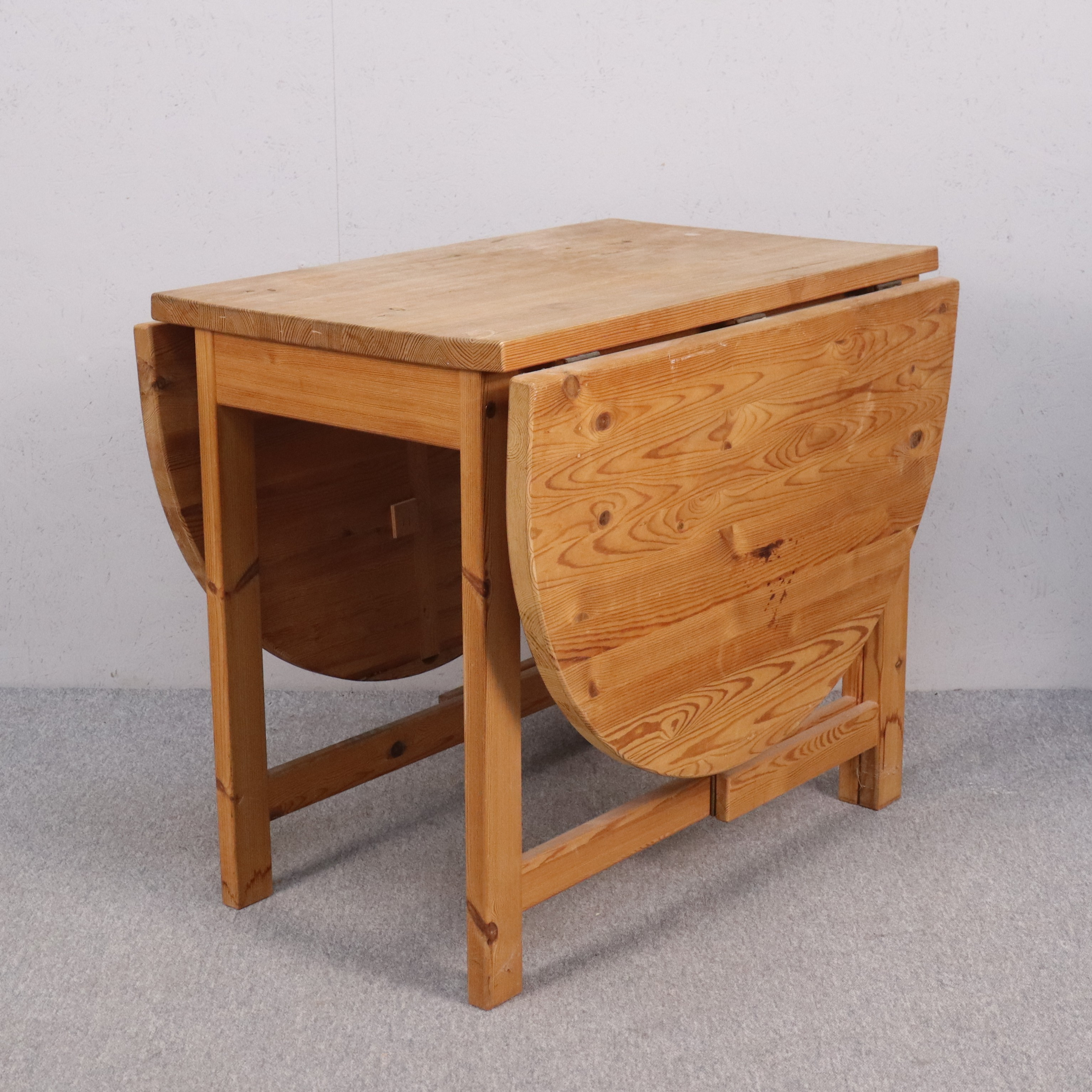 SLAGBORD, furu, möjligen "Sörgården", Karin Mobring för IKEA 1970-tal.