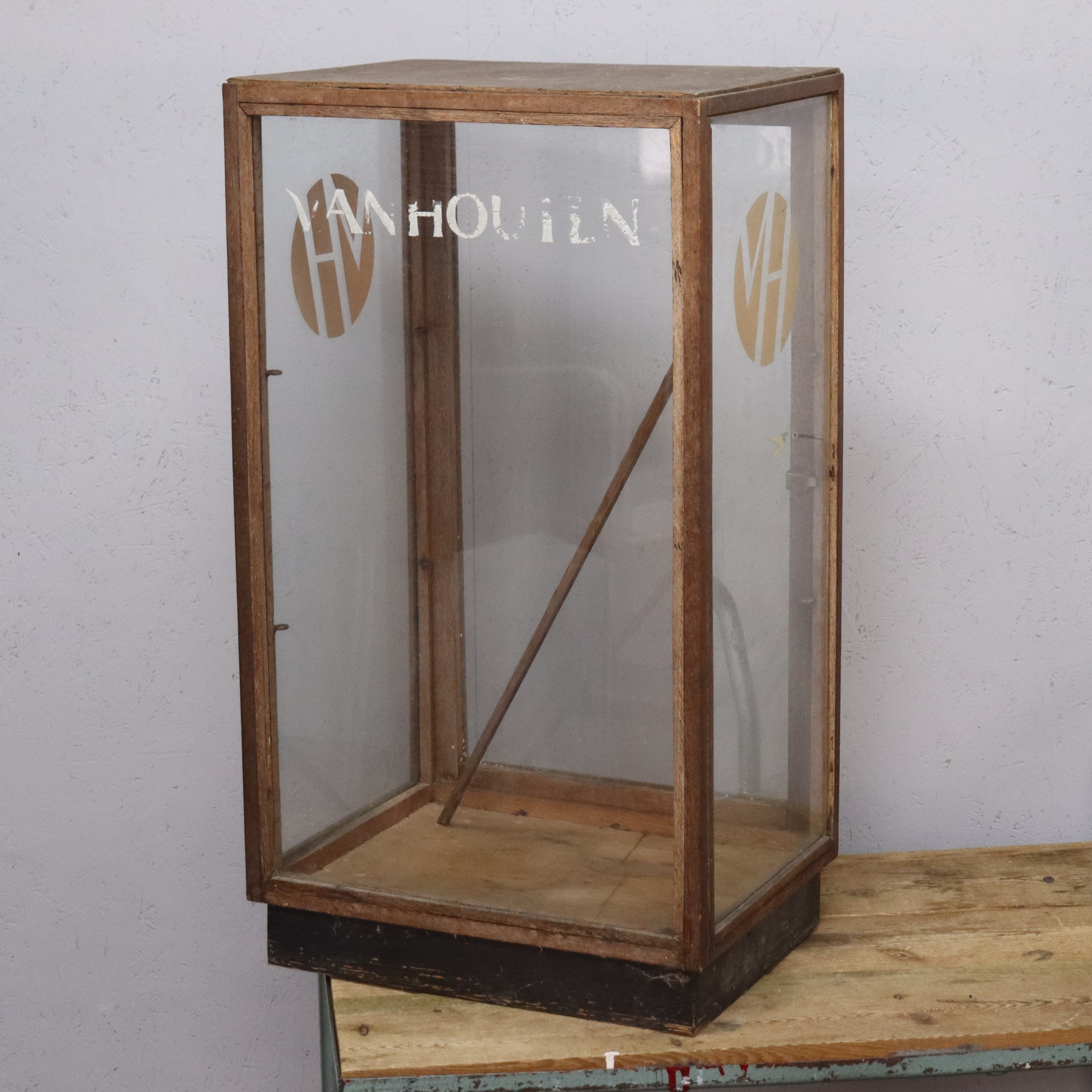 VITRINSKÅP, Van Houten, choklad, för butiksdisk.