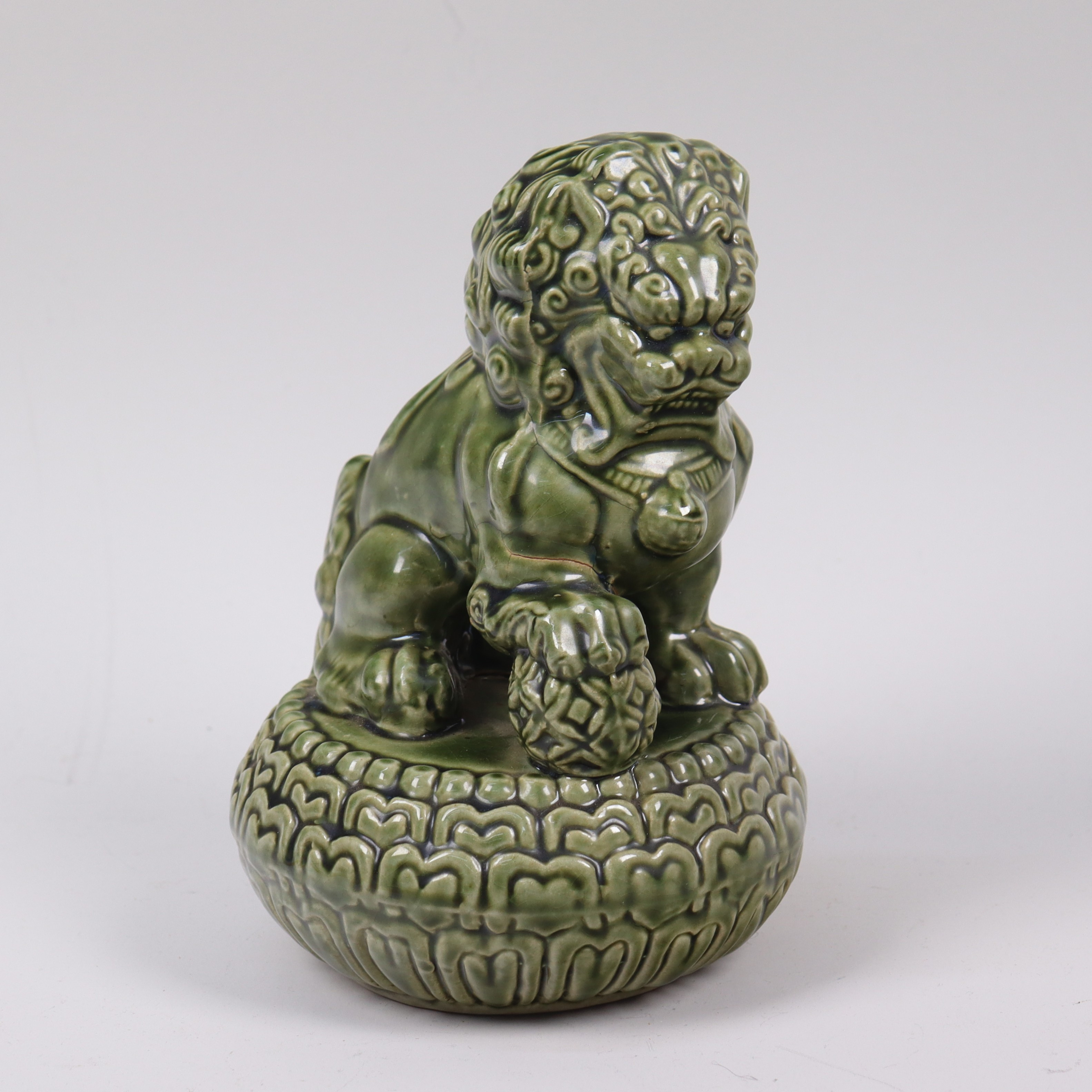 FIGURIN, Foo -/tempelhund, AW Pottery, Malaysia, 1900-tal.