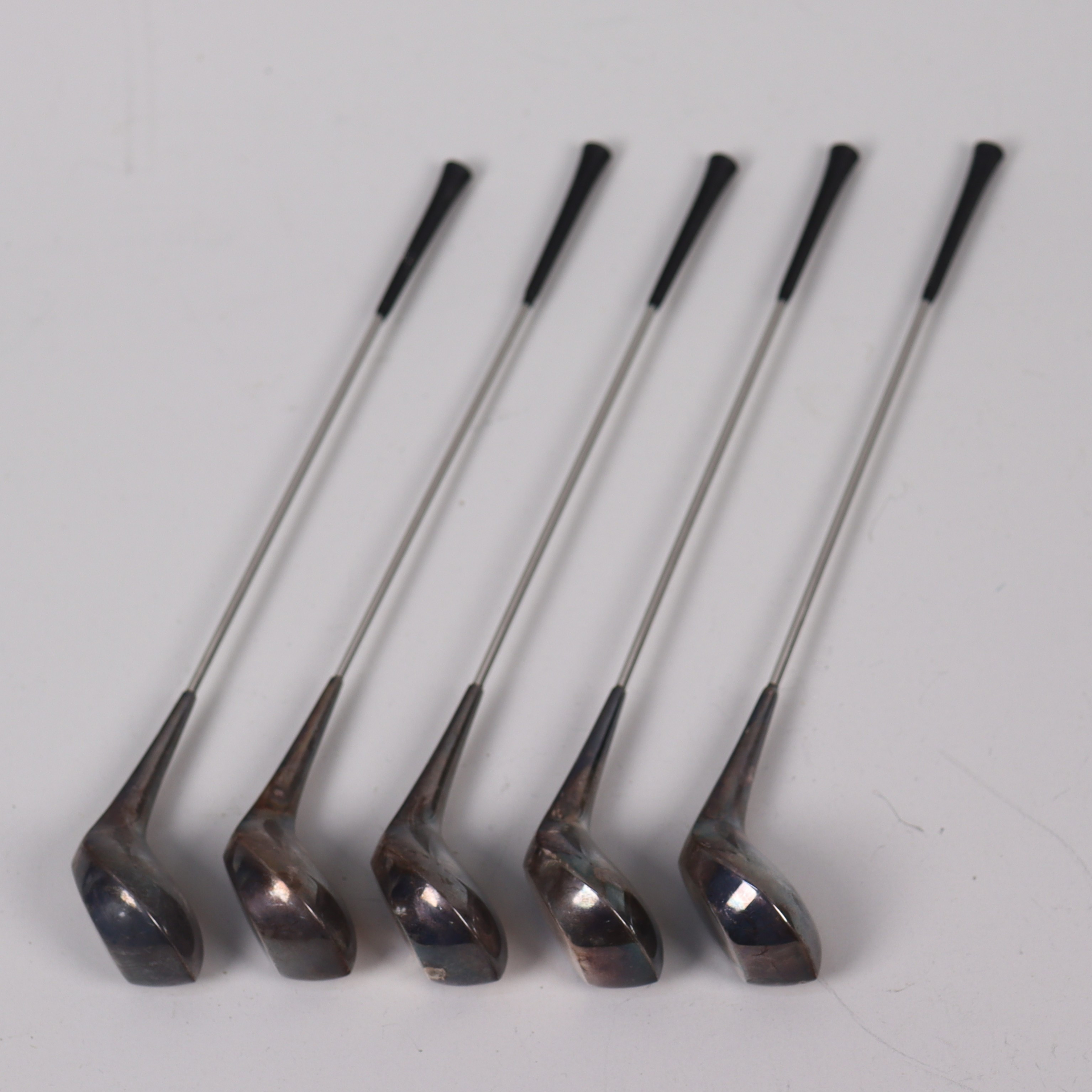 DRINKKYLARE, Frigast, Danmark, nysilver i form av golfklubbor, 5 st.