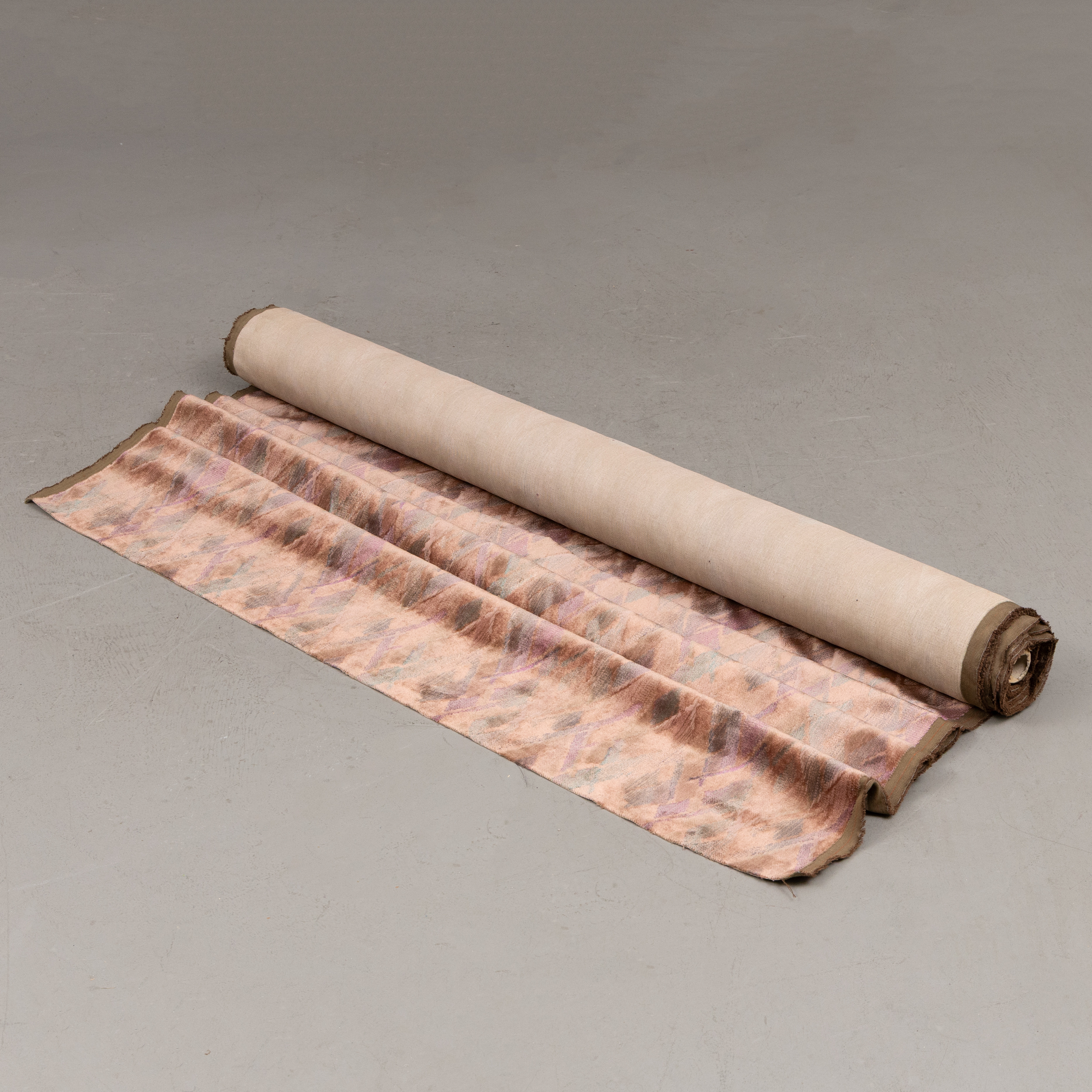 MÖBELTEXTIL, en rulle ca. 9 m.