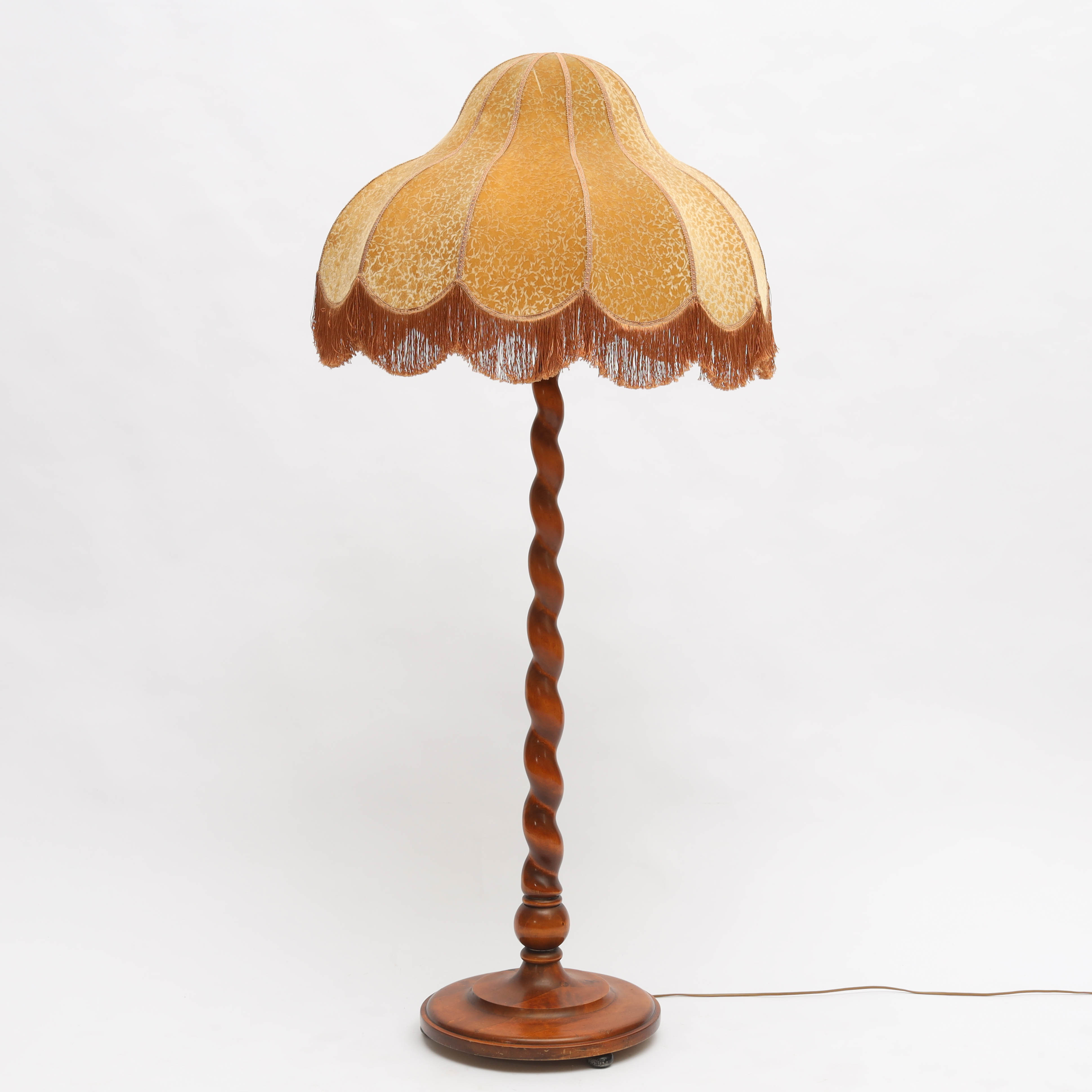 GOLVLAMPA, björk, svarvad fot, 1900-tal.