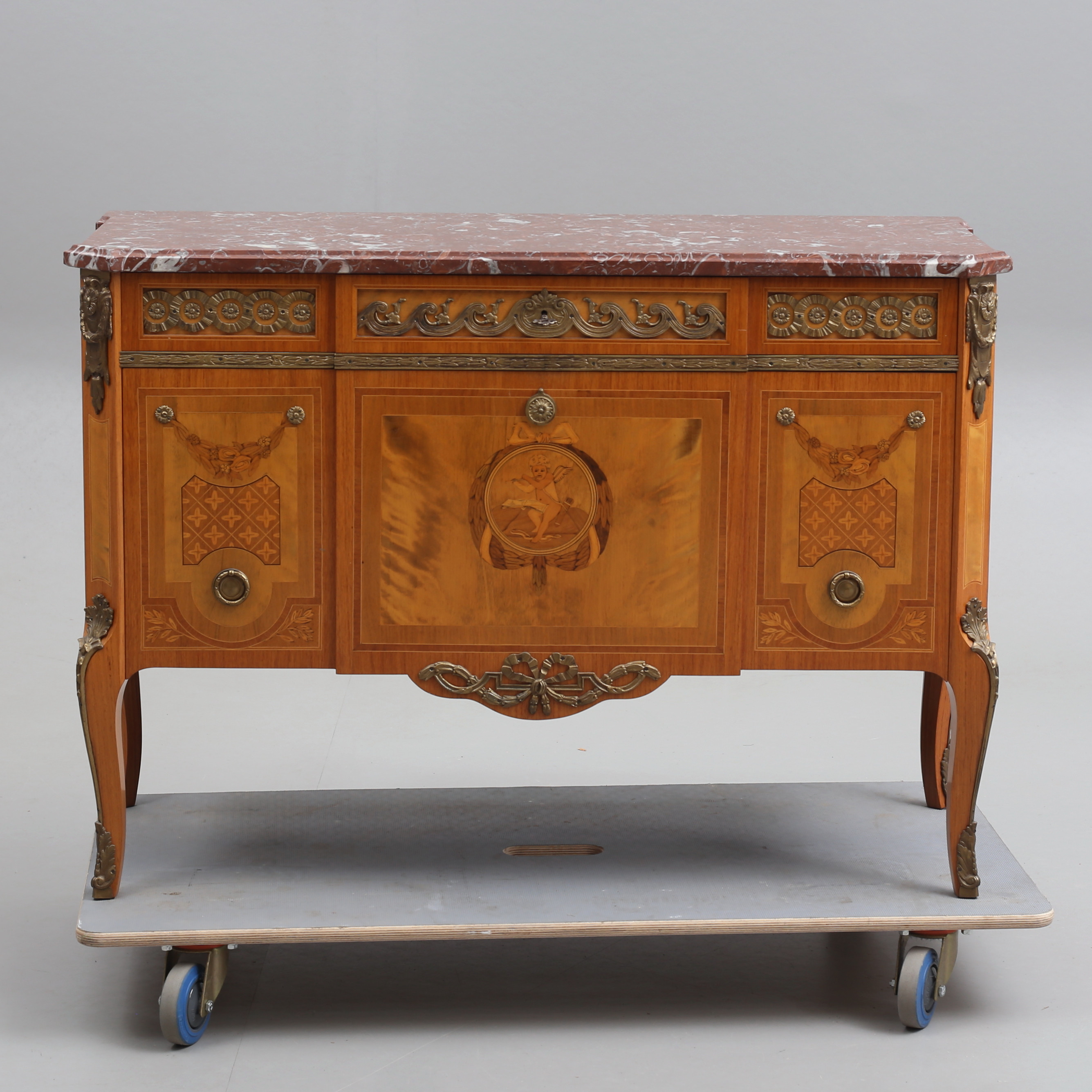 BYRÅ med SCHATULL, gustaviansk stil, 1900-talets mitt.