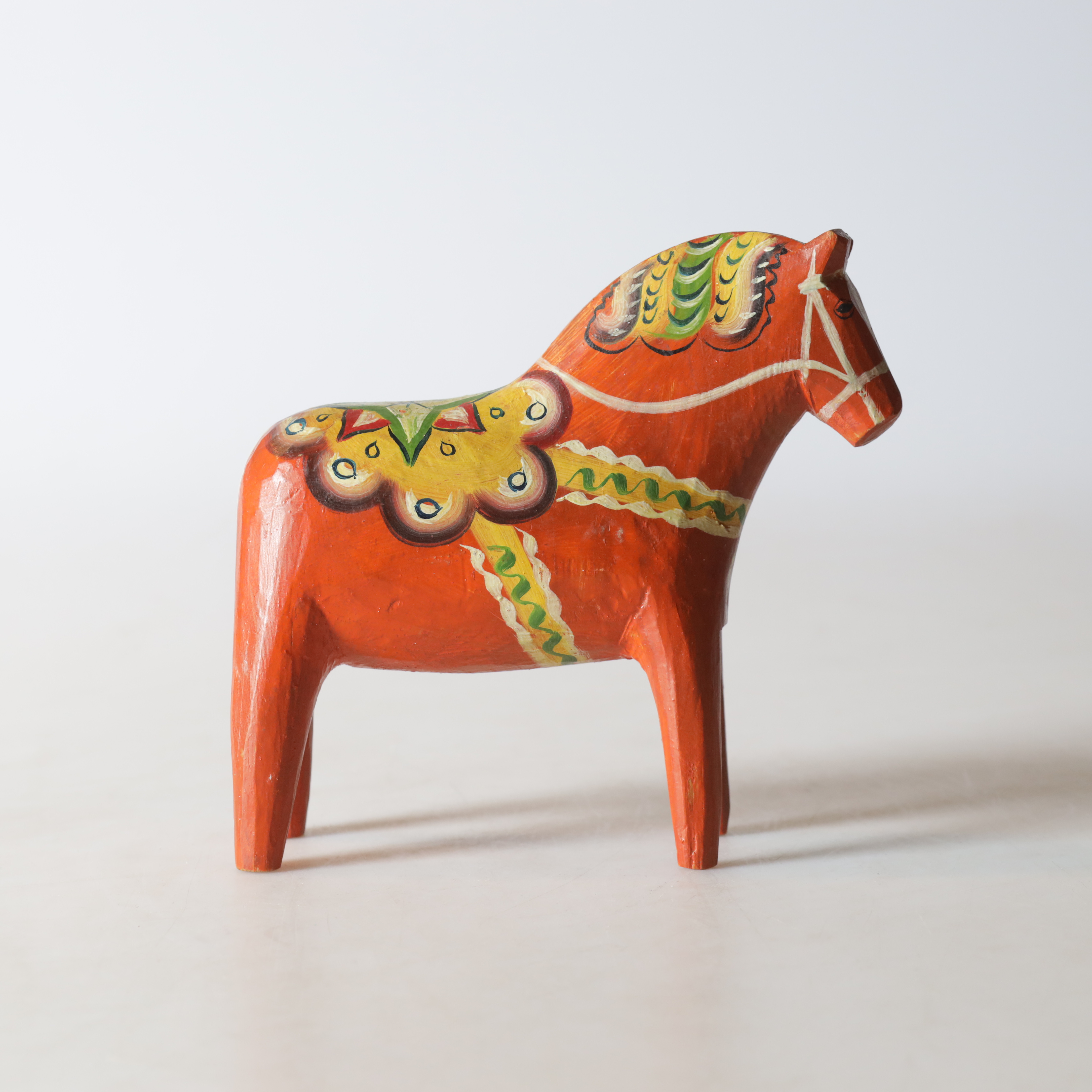 DALAHÄST, bemålat trä, Hilma Nisser, Vattnäs, 1900-tal första hälft.