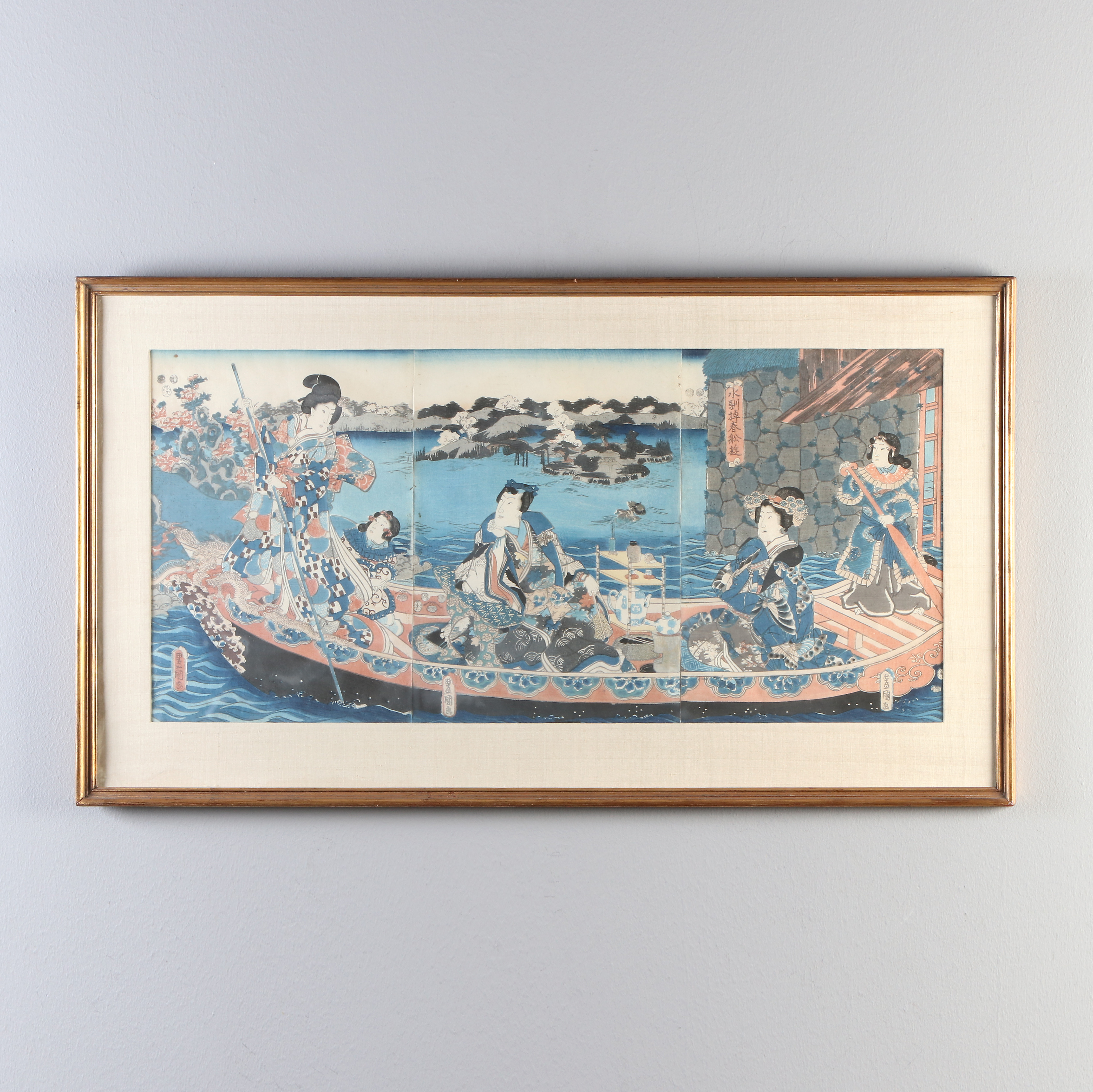 TOJOKUNI. FÄRGTRÄSNITT. Japan. Figurer på båt. Tre-delat.