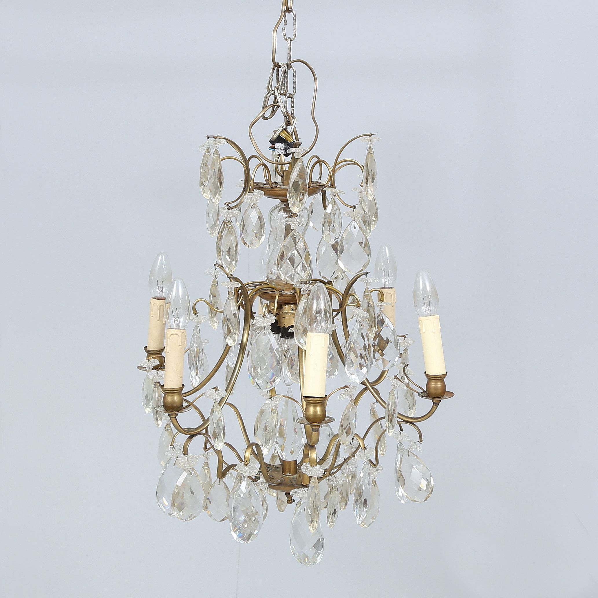 TAKKRONA med prismor, rokokostil, 1900-tal.