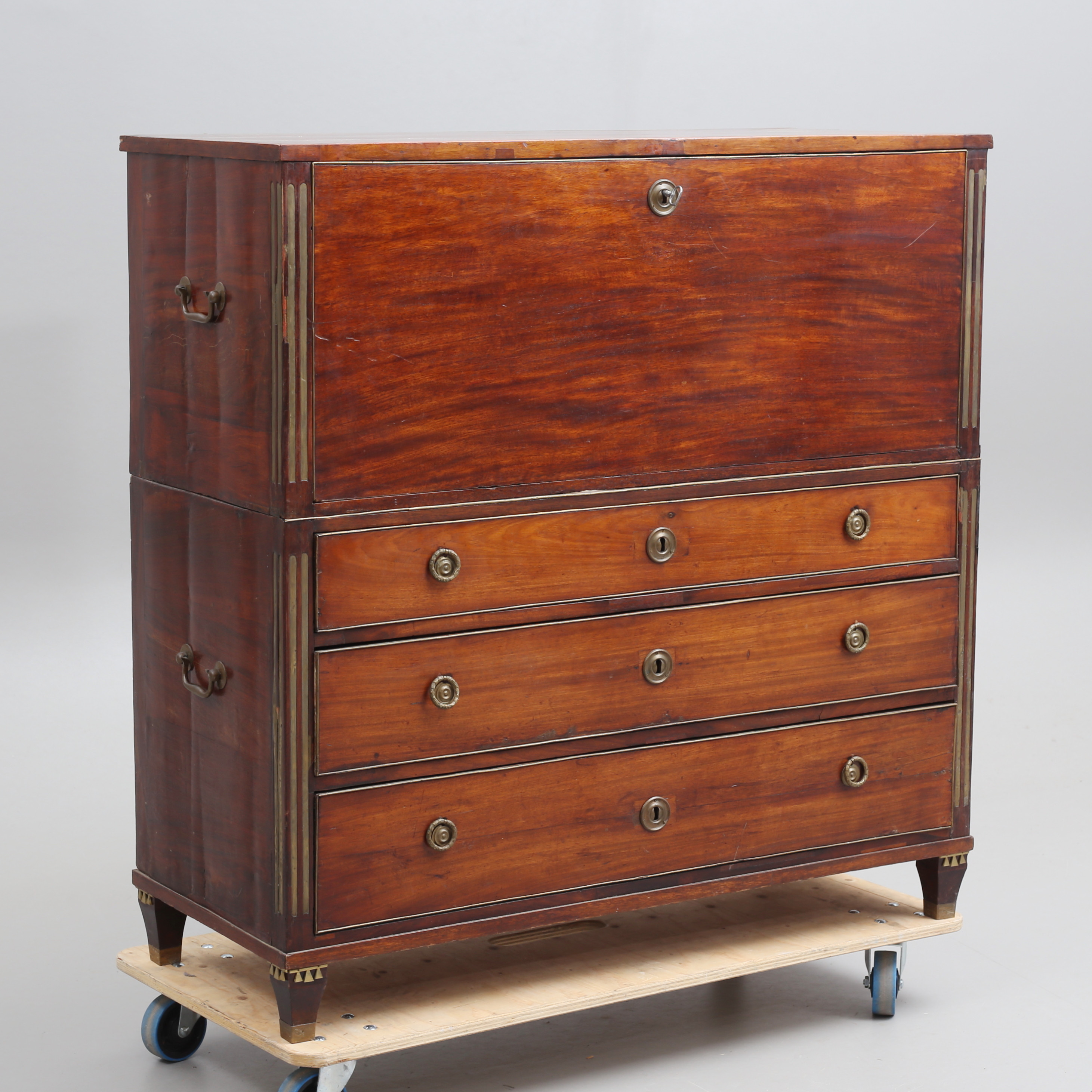 SKRIVBYRÅ, sengustaviansk Jonas Hultstén, Stockholmsmästare, Signerad, 1700-talets senare del.