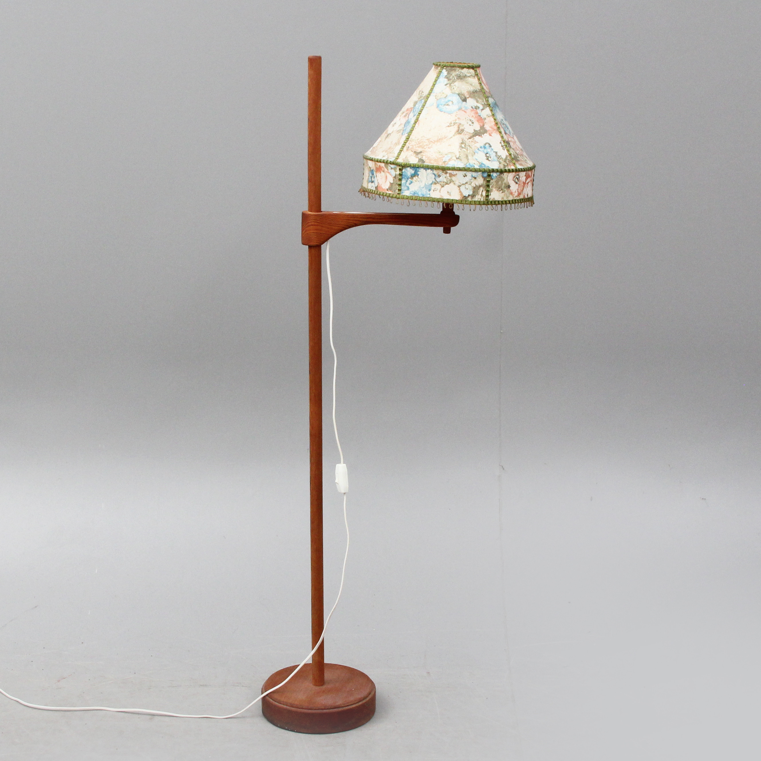 CARL MALMSTEN. GOLVLAMPA "Staken" osignerad.