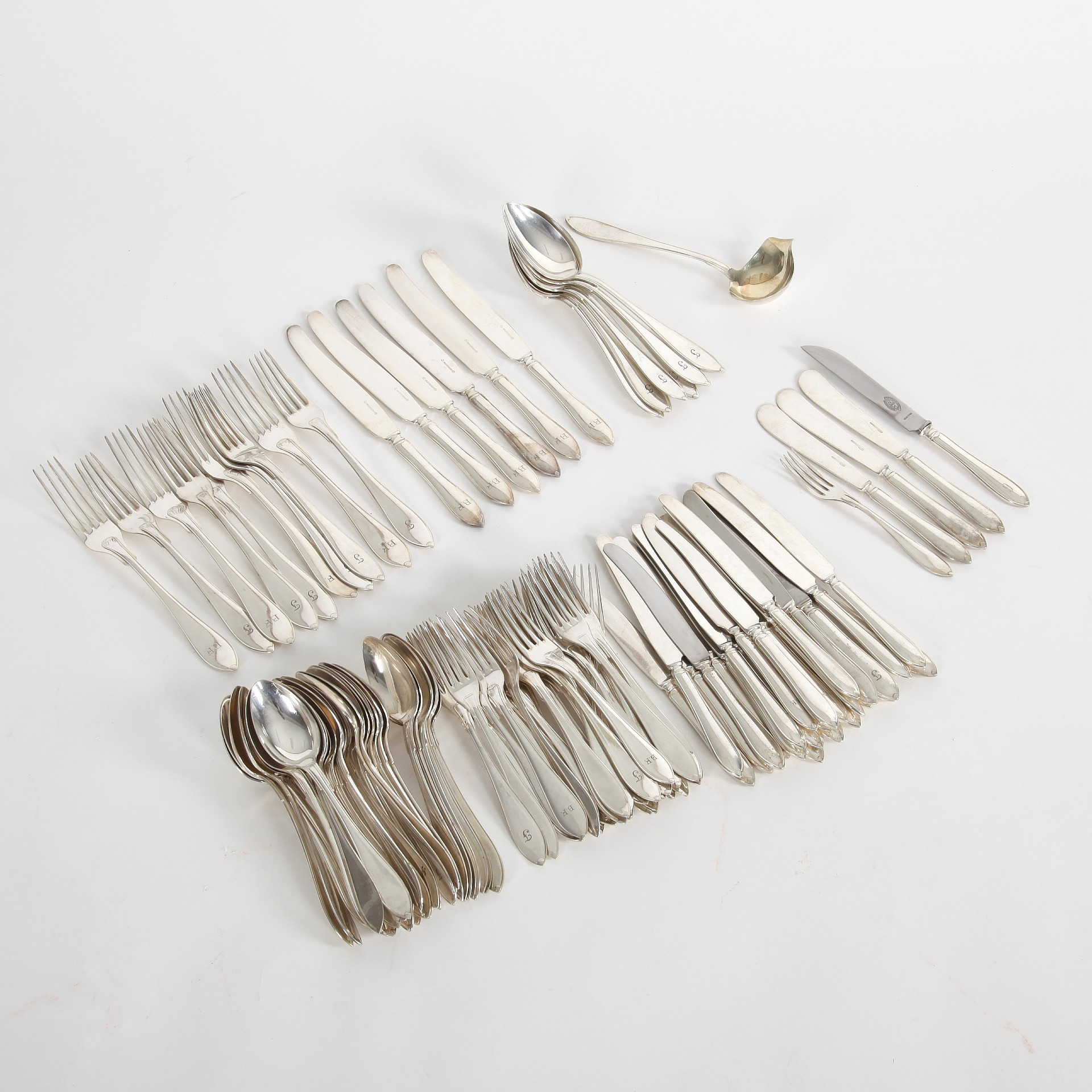 BESTICKSERVIS "Svensk spets", 115 delar, nysilver, 18/1900-tal.