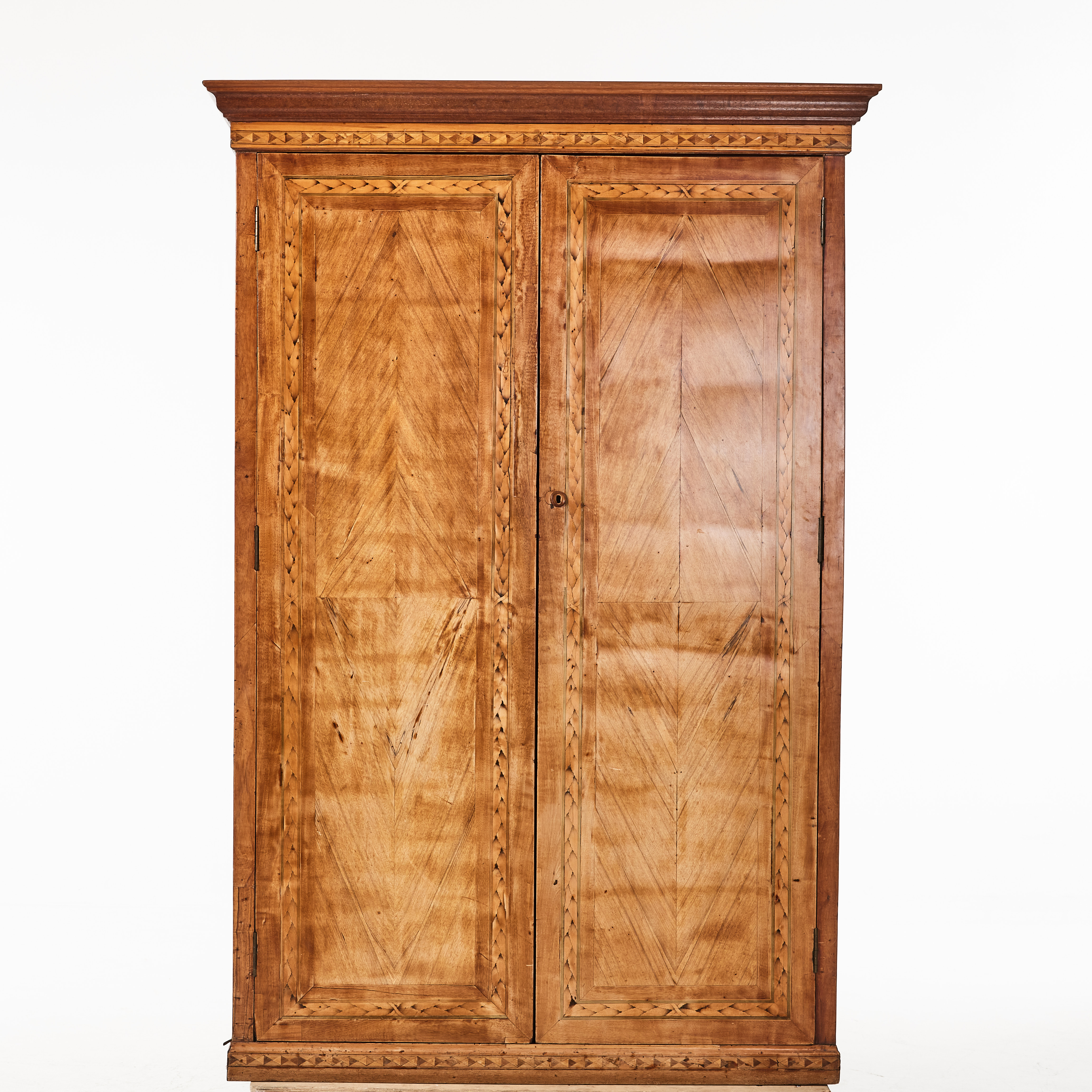 SKÅP, fanérat i olika lövträd, intarsiadekor, 1800-tal.