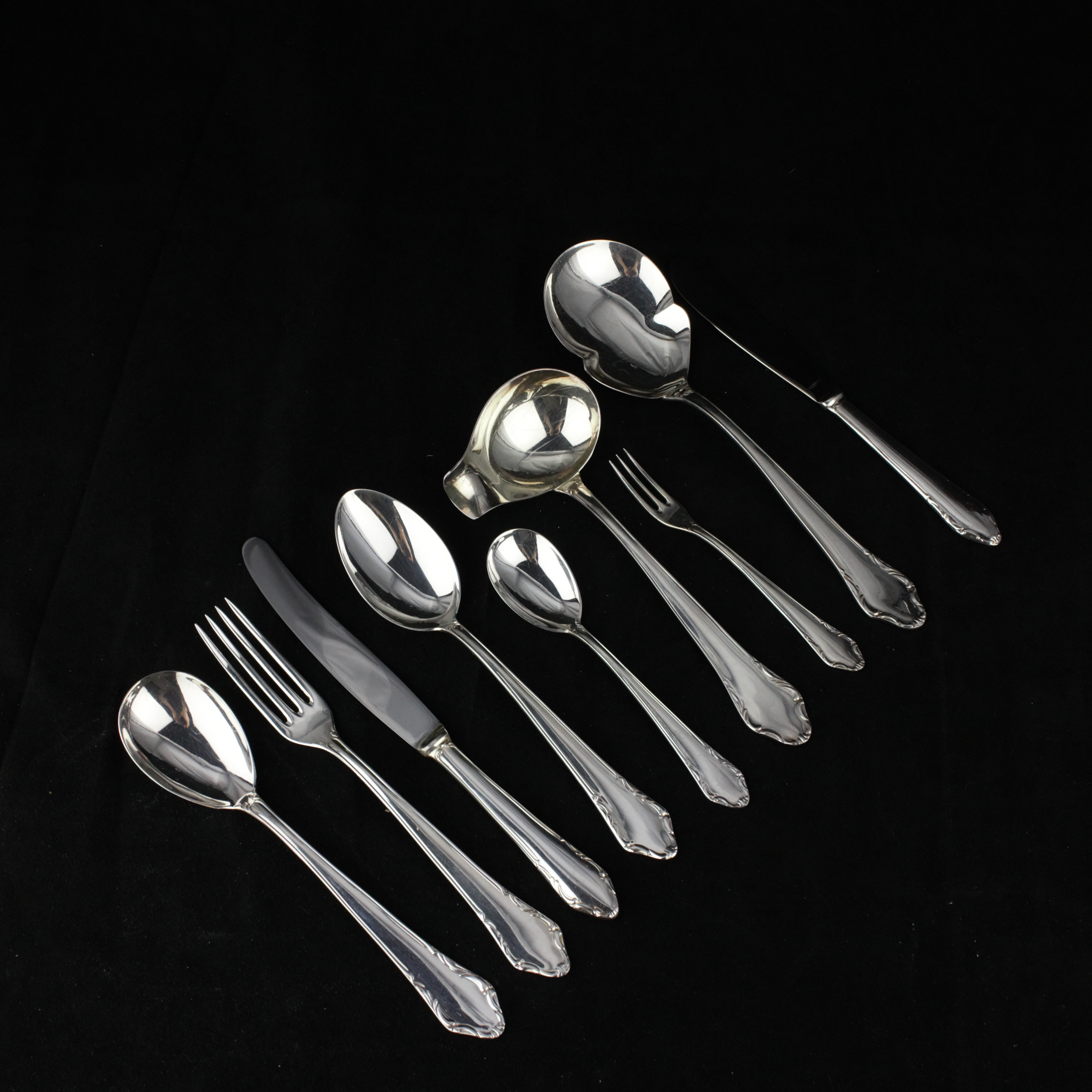 MATBESTICK, 50 delar, "Leckö", nysilver, 1900-tal.