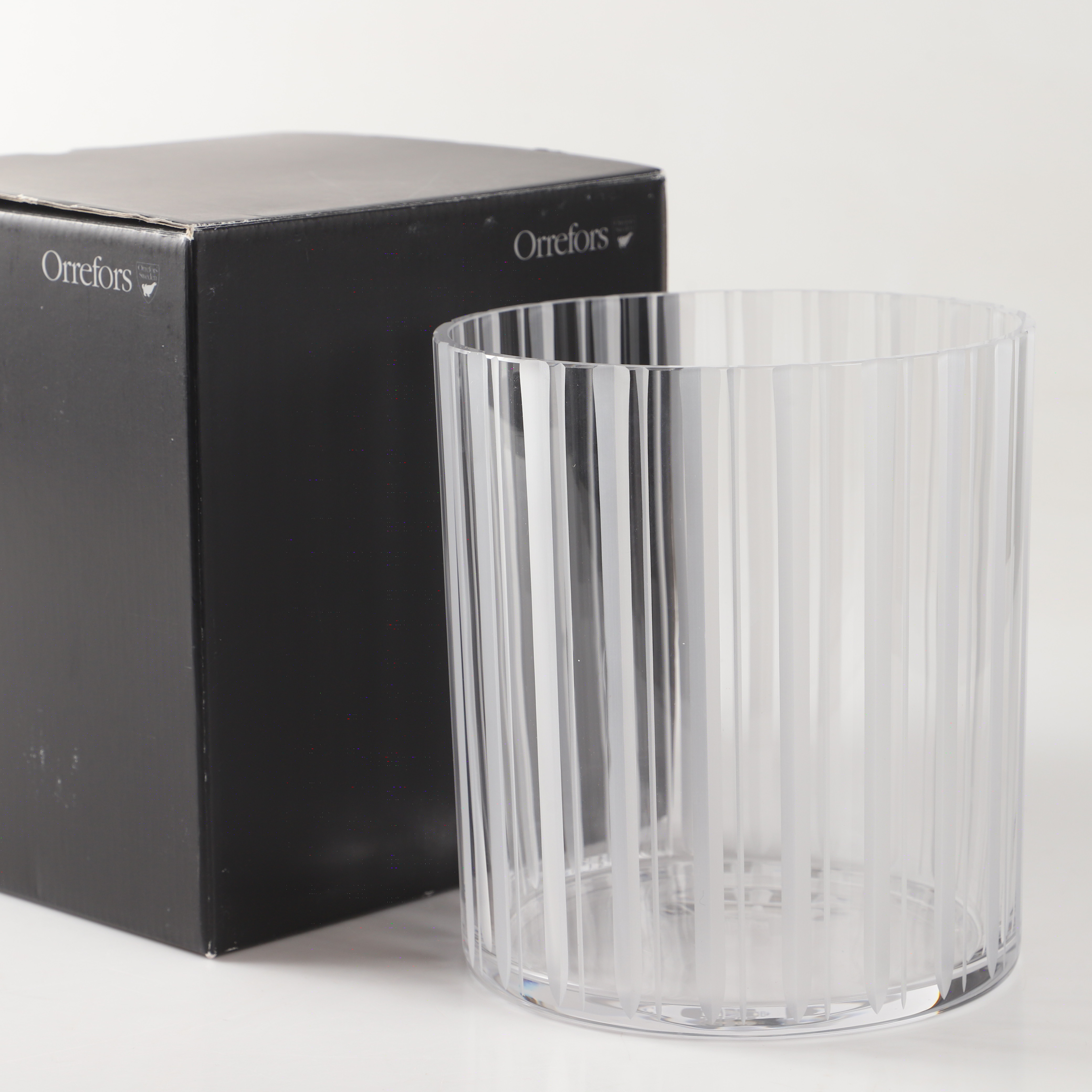 INGEGERD RÅMAN. Vas, "Cut in number", glas, Orrefors.