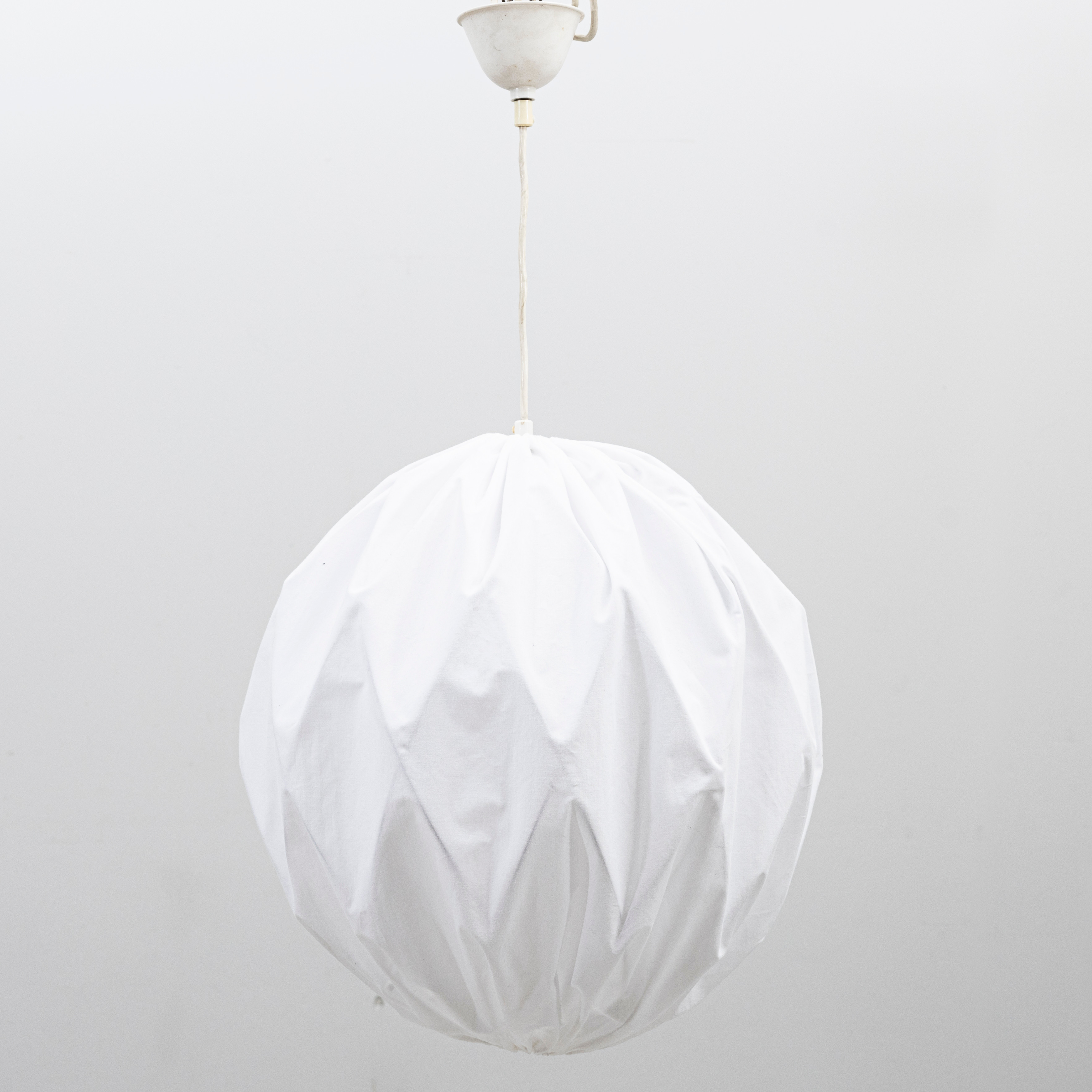 TORE AHLSÉN. Taklampa, "Pia", Gärsnäs.