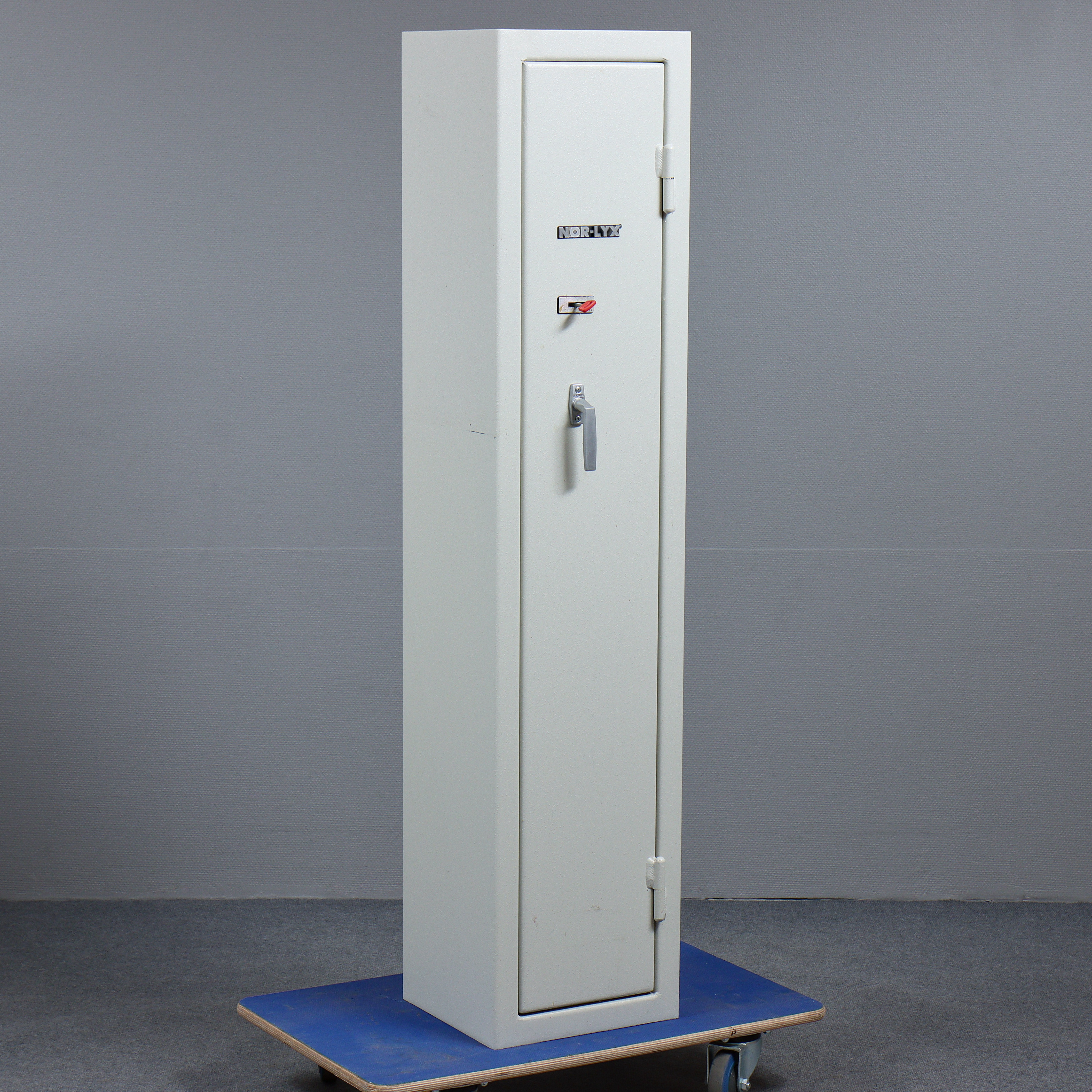 VAPENSKÅP / SÄKERHETSSKÅP, NOR-LYX, SS 3492, TYP HL-4.