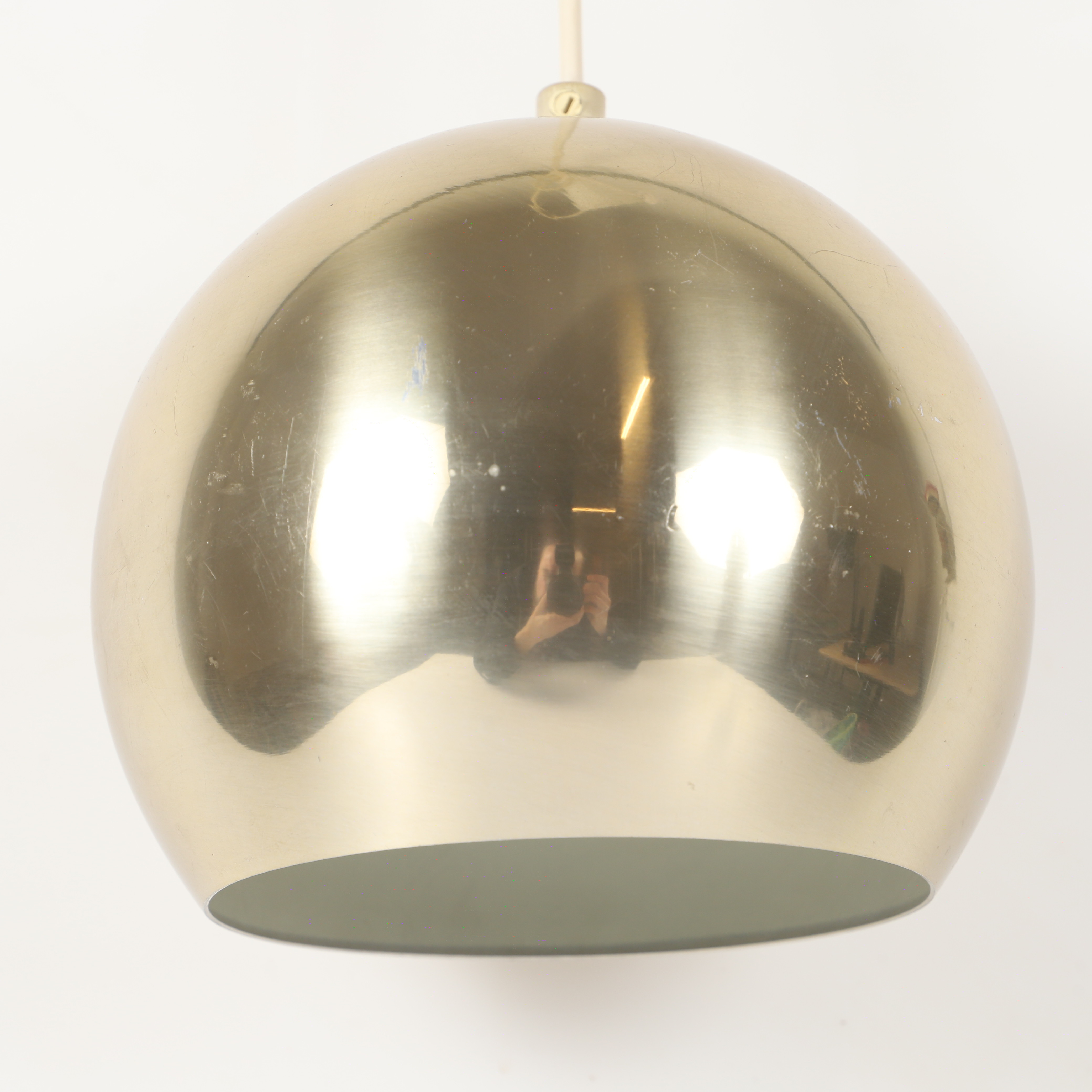 VERNER PANTON. Taklampa, förgylld, ”Topan”, Louis Poulsen, Danmark, 1900-talets andra hälft.