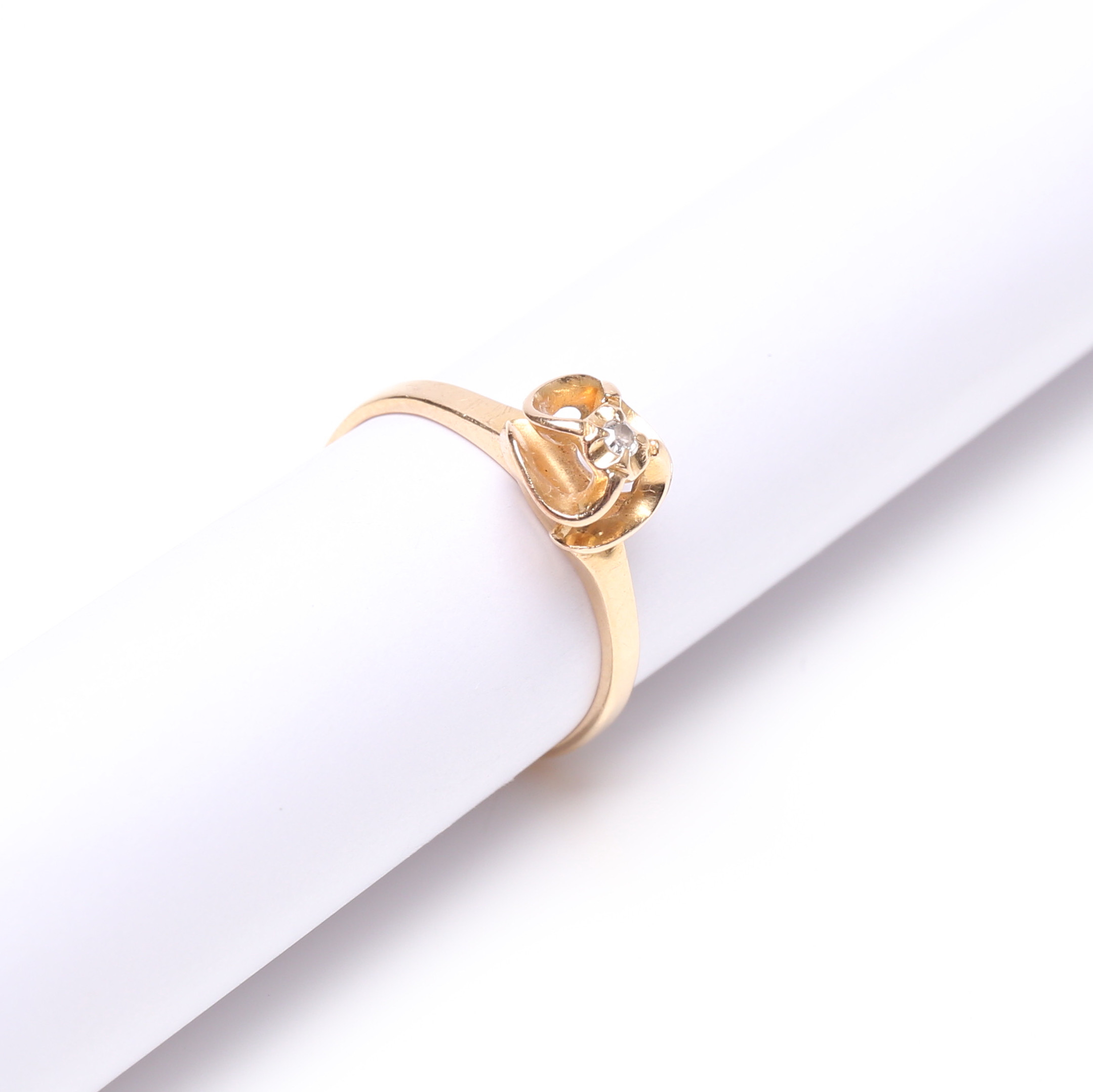 RING, med Diamant, 18K, Guld, vikt cirka 1,9 gram.