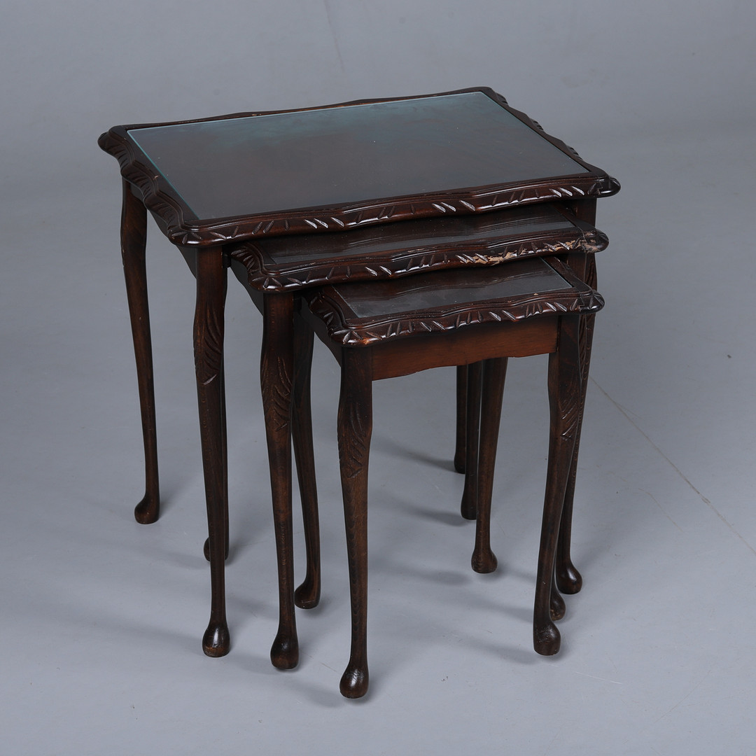 SATSBORD, 3 delar, Trä med glasskivor, 1900- talets andra halva.