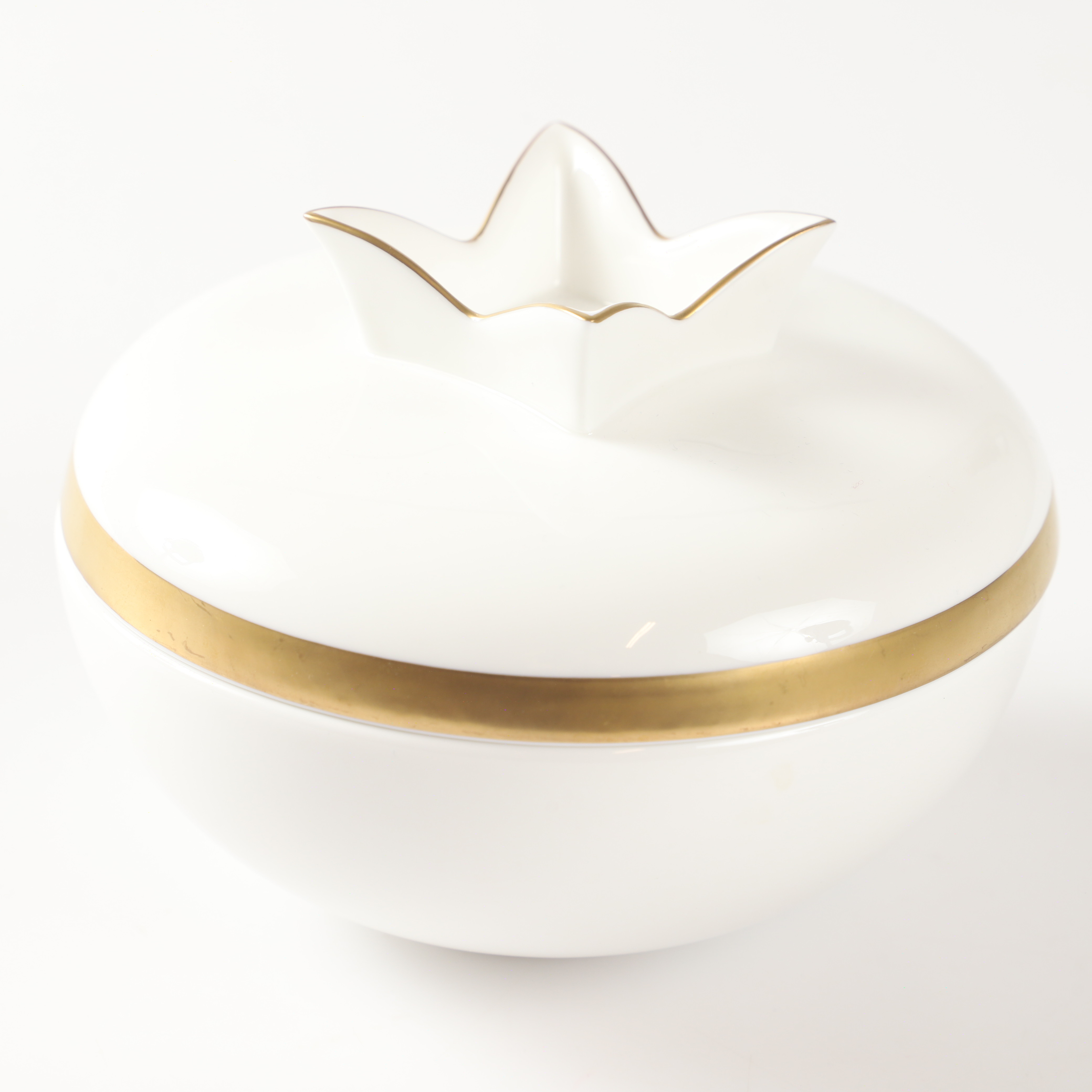 KARIN BJÖRQUIST. Soppskål med lock, "Nobel", porslin, Rörstrand.