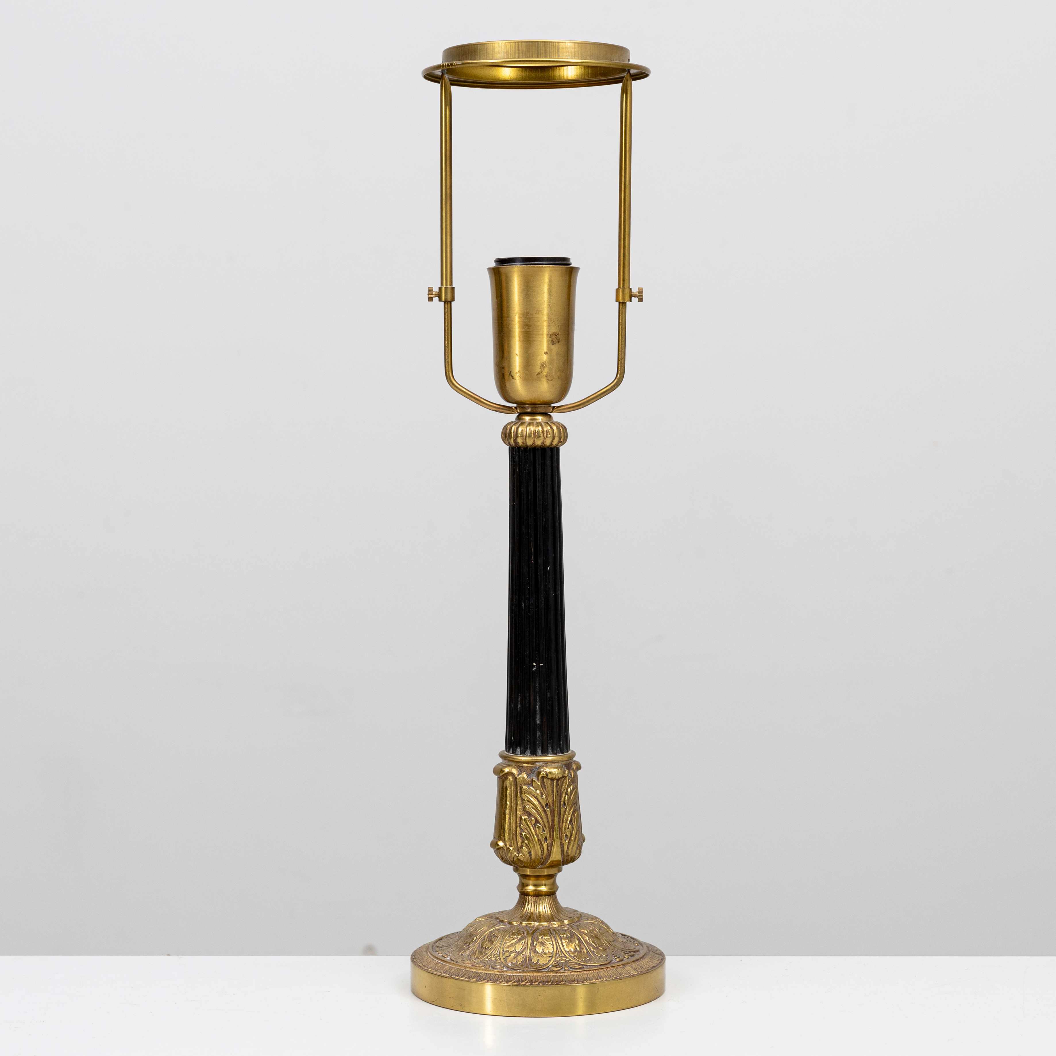 EINAR BÄCKSTRÖM. Bordslampa, empirestil, 1900-talets mitt.