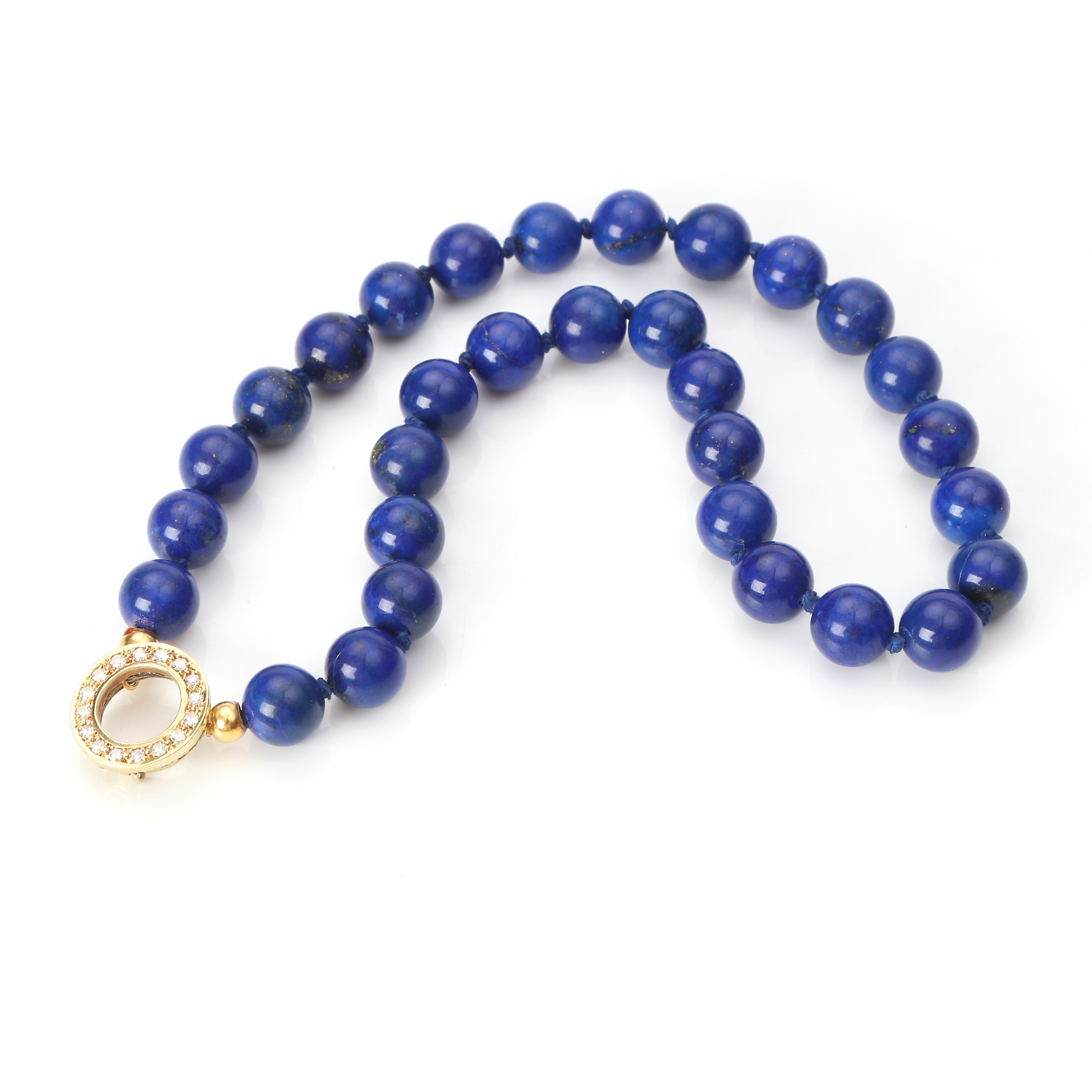 COLLIER. Kulor av lapis lazuli, lås i 14k guld med 8/8-slipade diamanter.