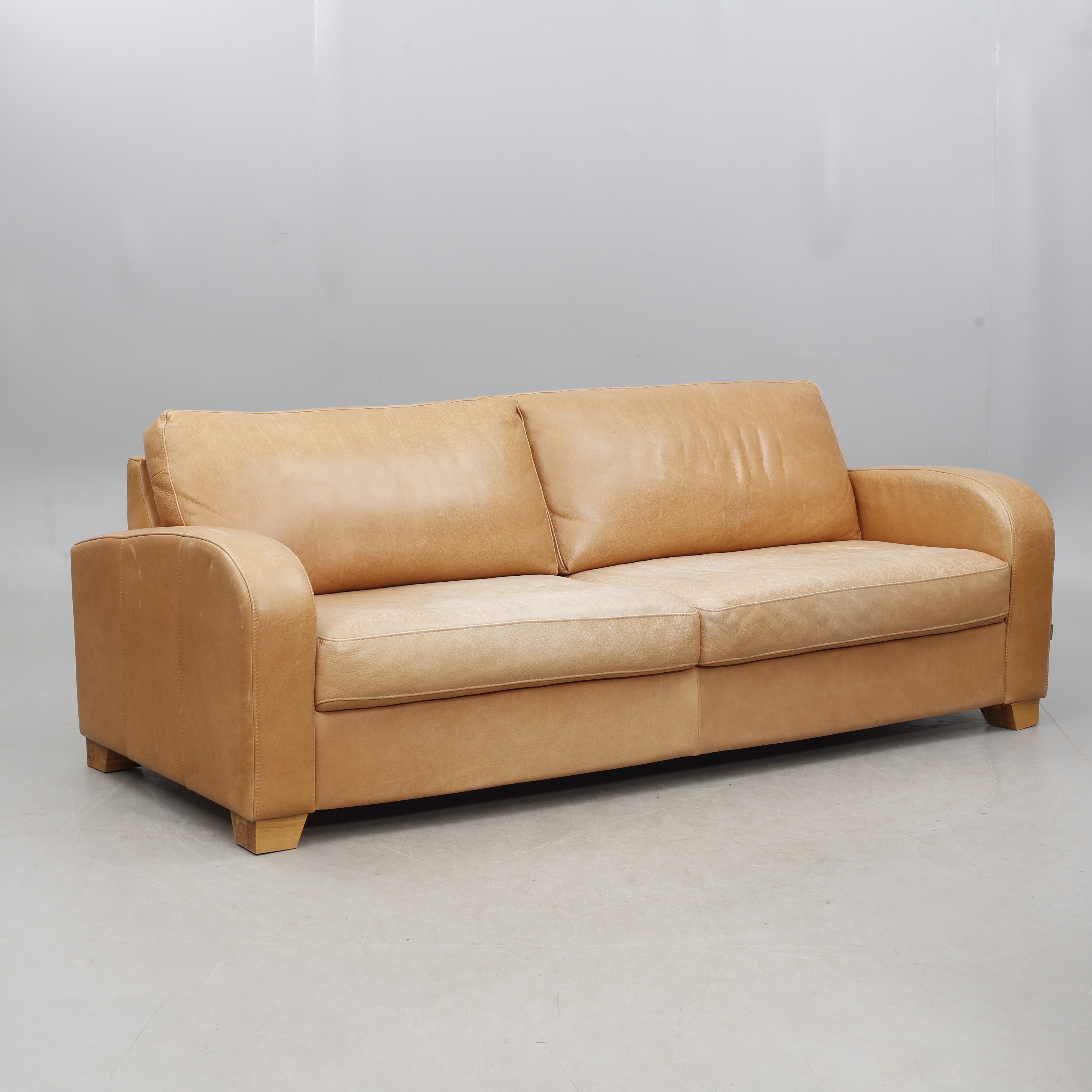 SOFFA, skinn, Furninova,samtida.