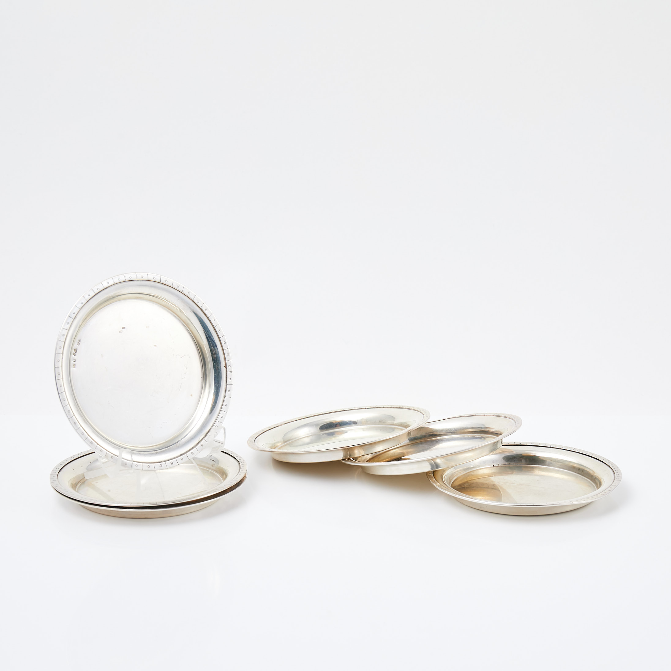 COASTERS, 6 st, silver, graverad dekor, Fröberg G, Stockholm 1950.