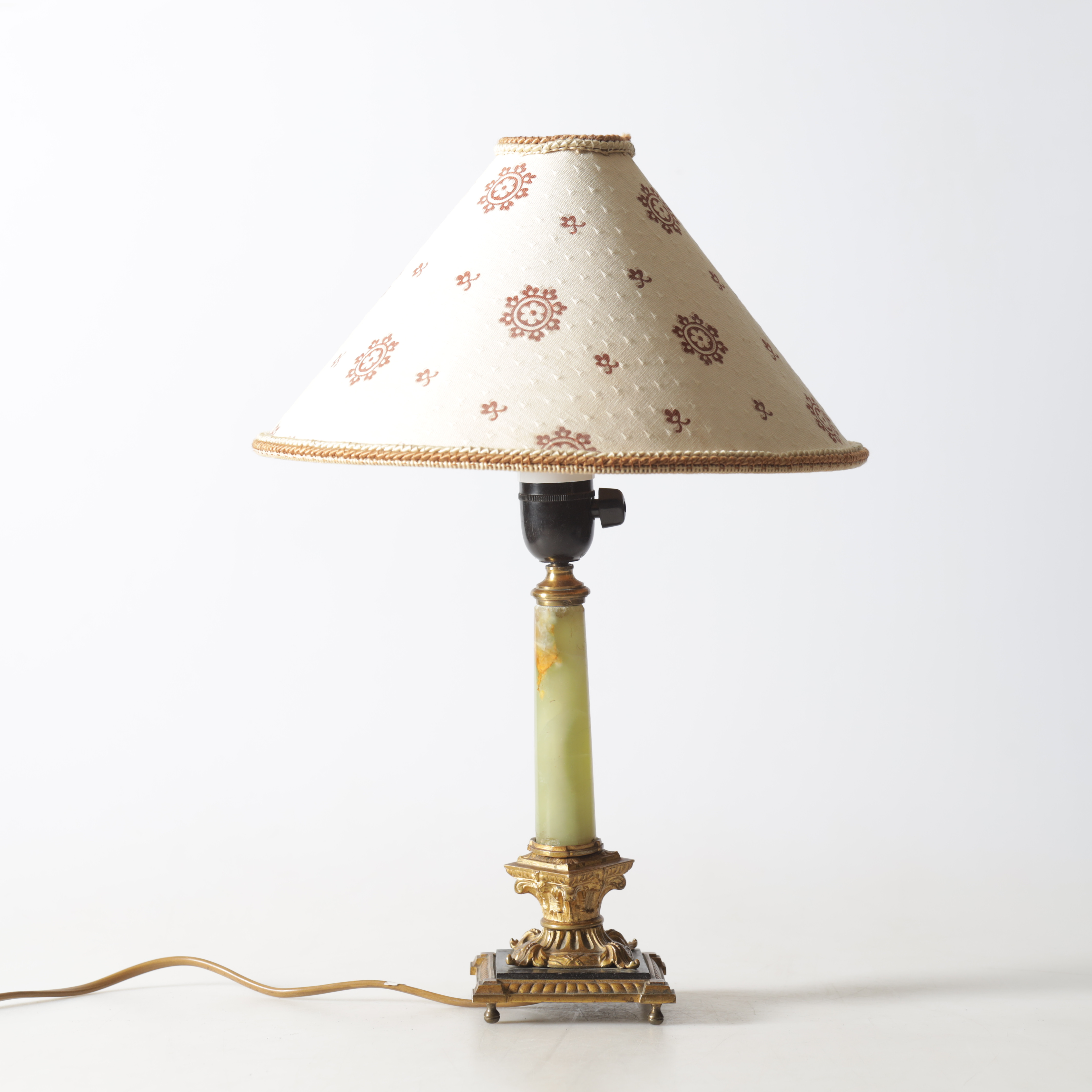 BORDSLAMPA, sten & mässing, empire-stil, 1900-tal.