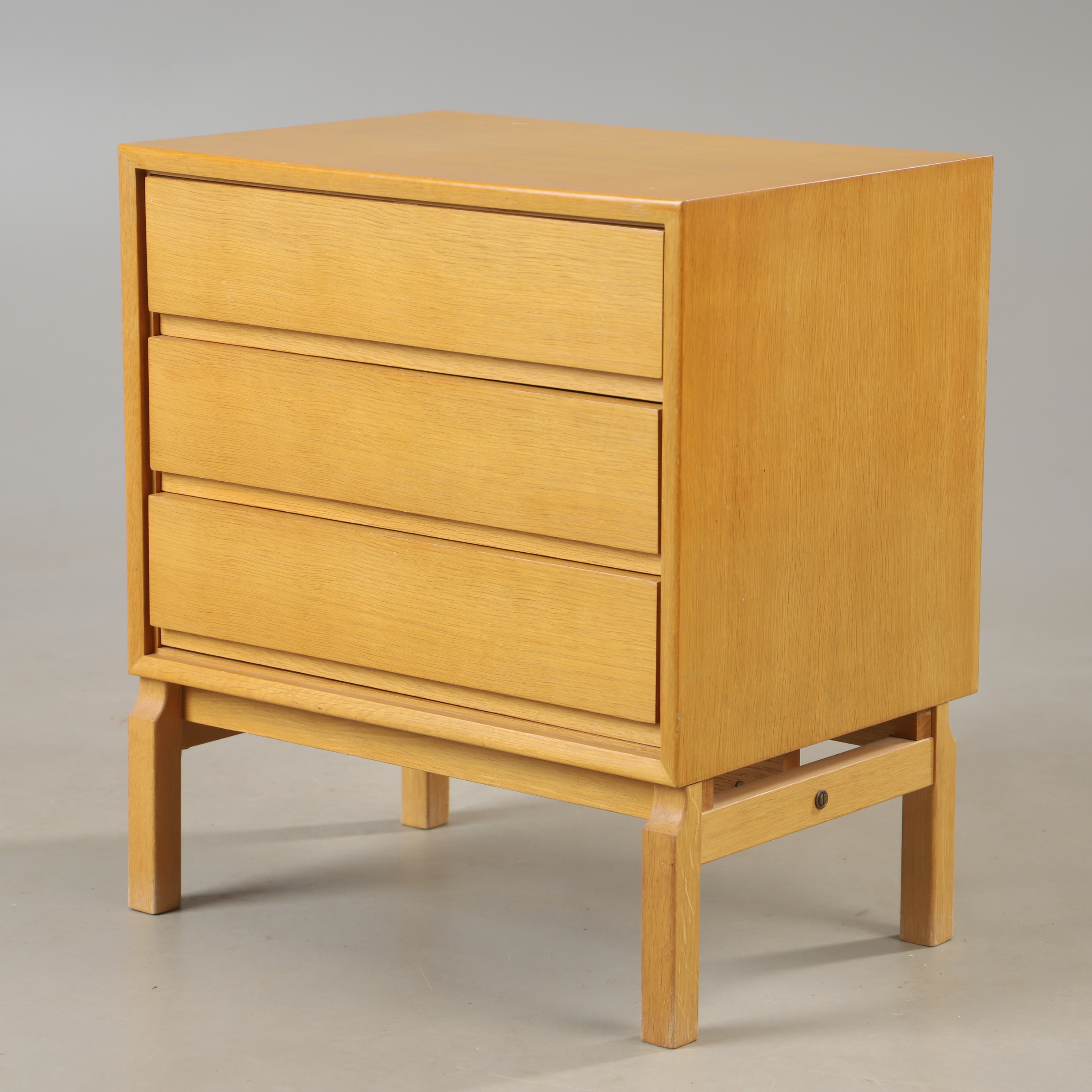 MARIAN GRABINSKI. Byrå, 3-lådig, ek, MTP-serien, IKEA, 1900-talets mitt.