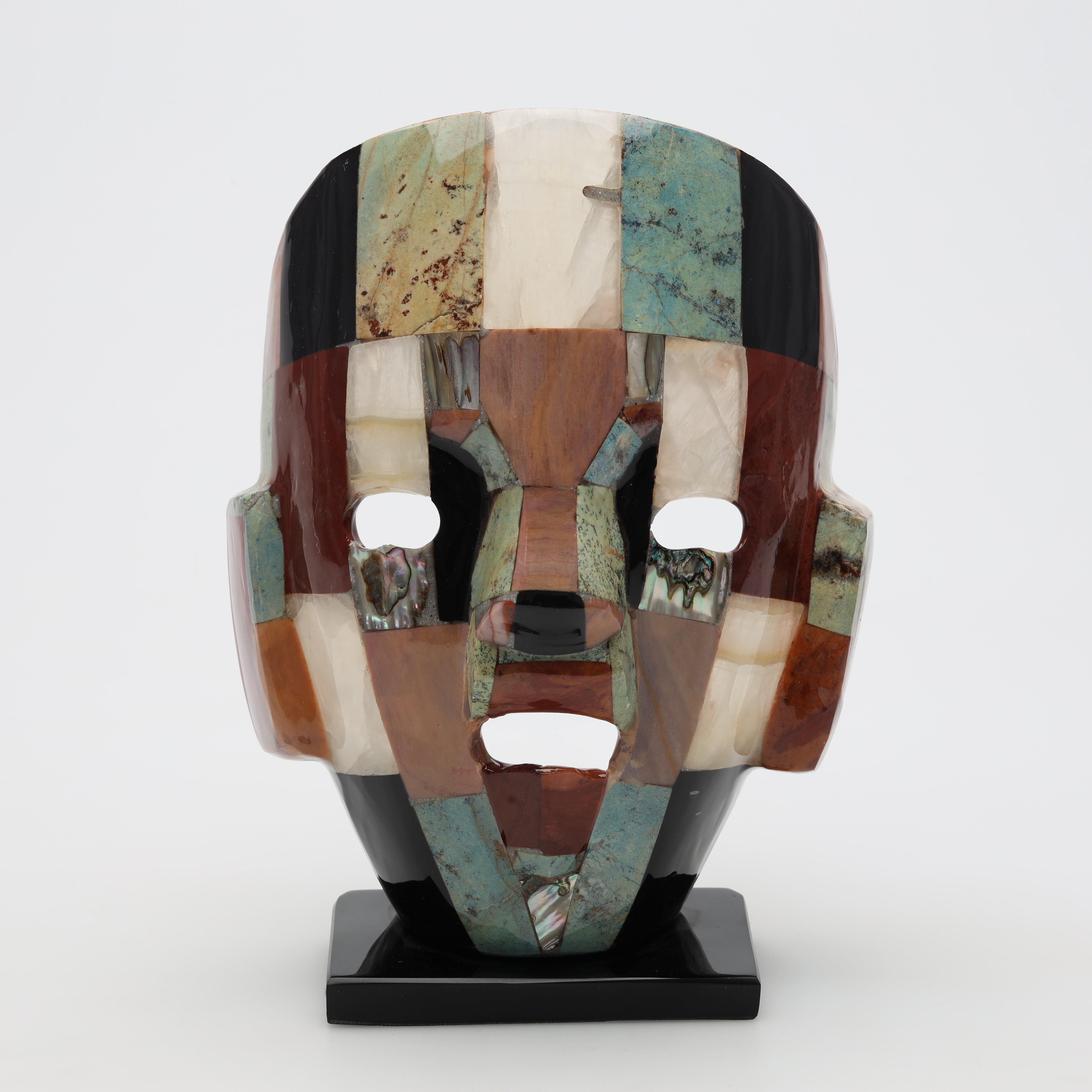 SKULPTUR, slipade stenar.