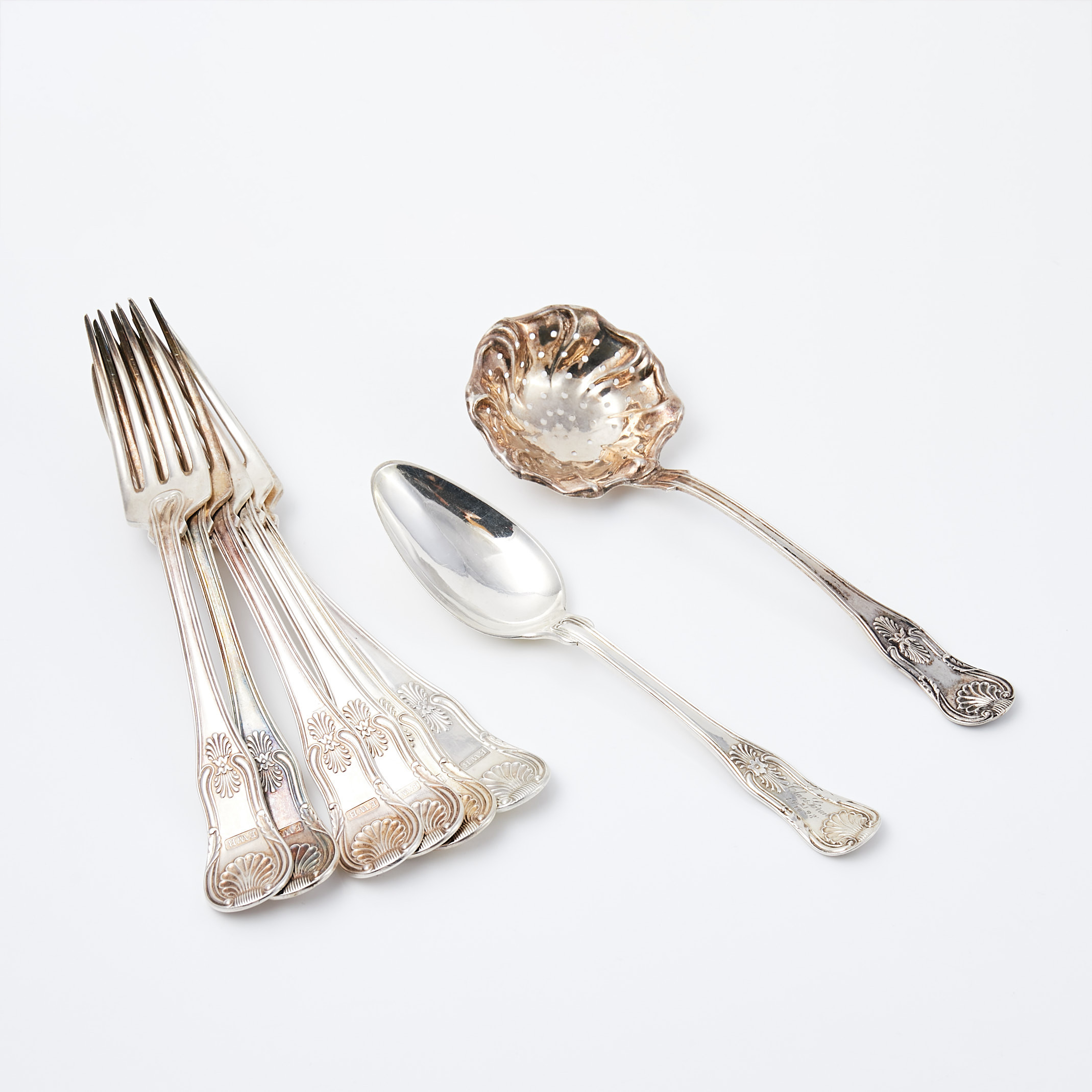 ADOLF ZETHELIUS m.fl. 6+2, matgafflar samt sked och ströare, i modell "Engelsk Snäck", 1831-1876.