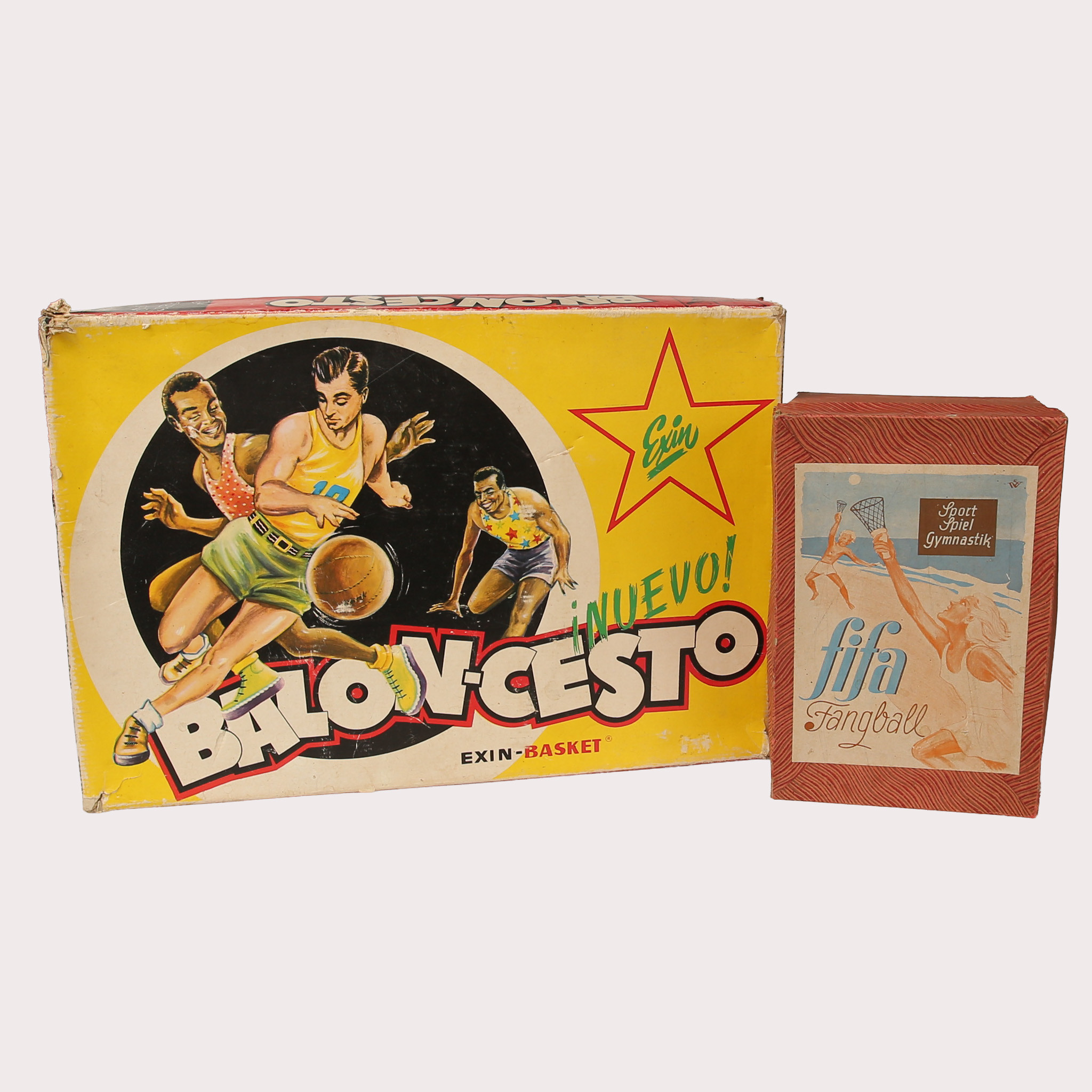 BOLLFÅNGARSPEL, plast och metall, FIFA Fangball. BALON-CESTO, plast, basket. Båda i originalkartonger. Omkring 1960-1980-tal.