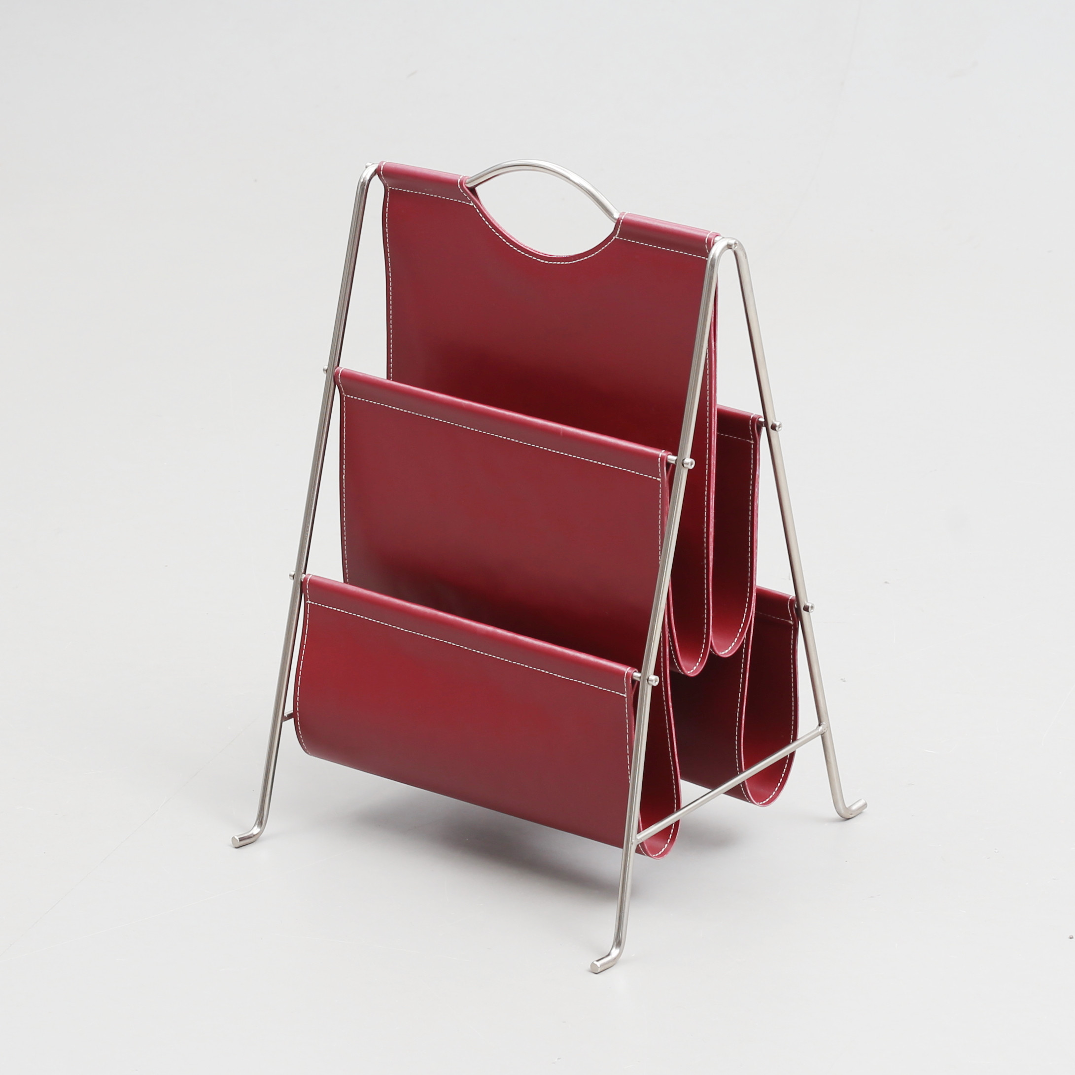 TIDNINGSKORG, kromad metall/ läder, 1900-talets senare del.