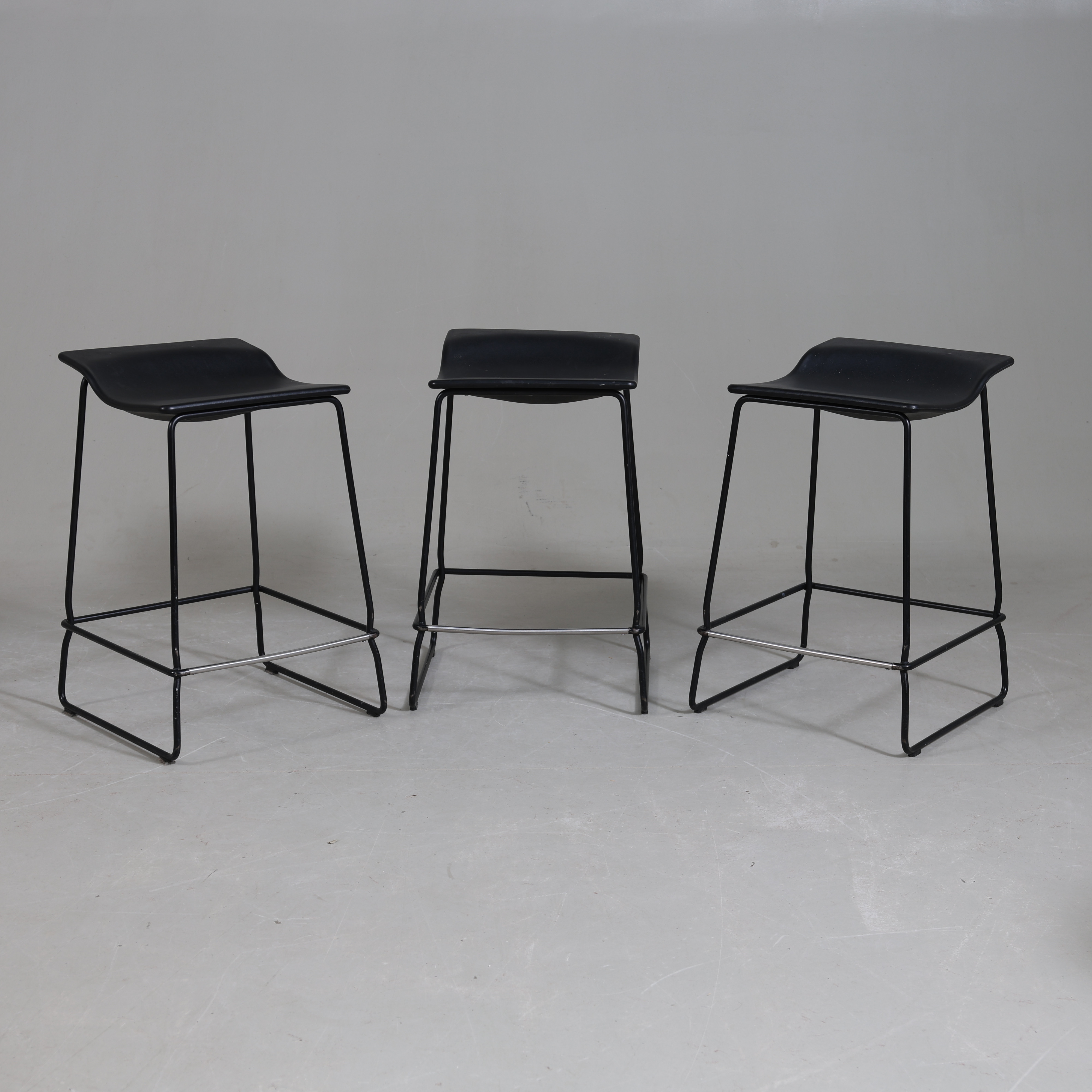 PATRICIA URQUIOLA. pallar, 3 st, "Last Minute", för Viccarbe, formgiven 2006.