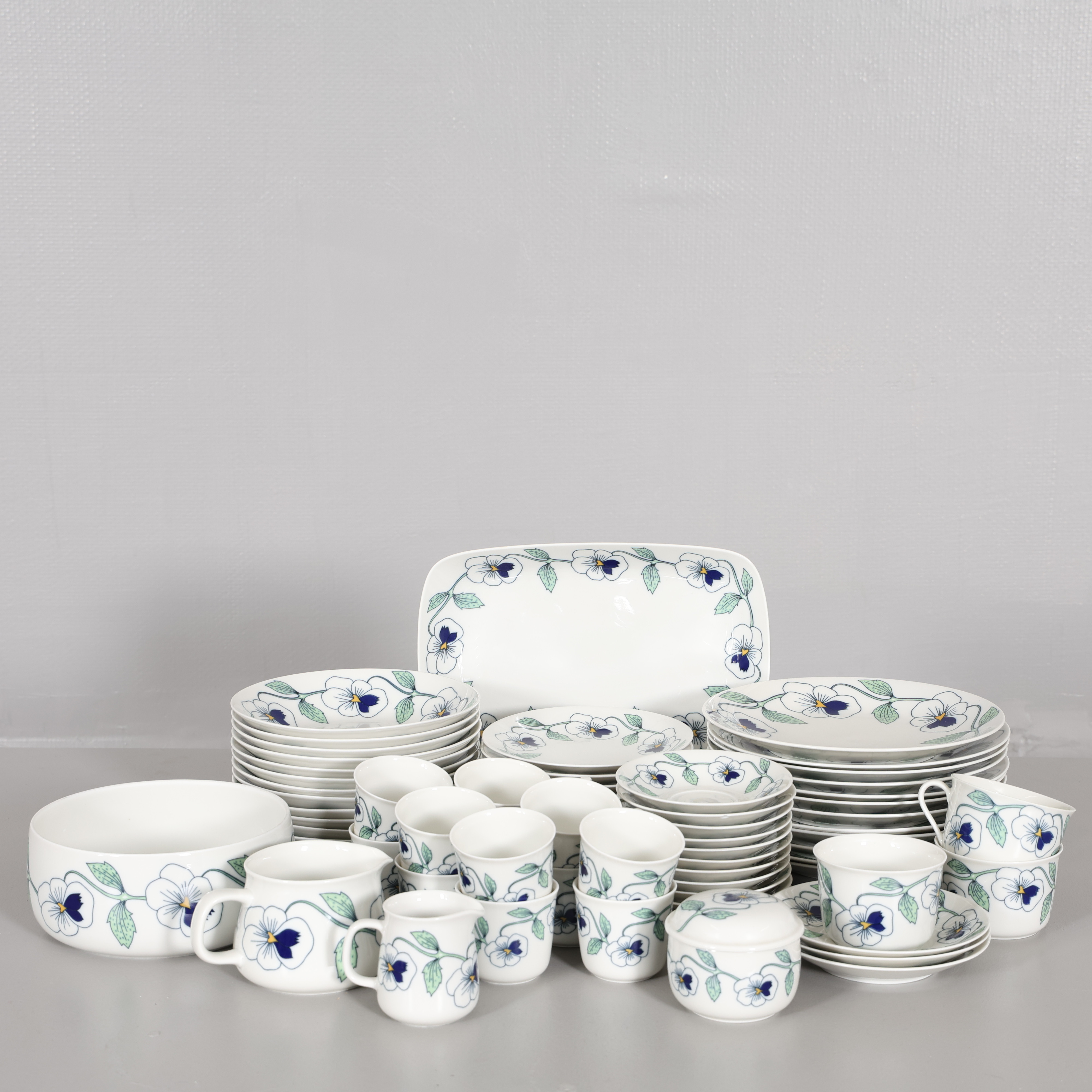 SYLVIA LEUCHOVIUS. SERVISDELAR 69 st "Sylvia".