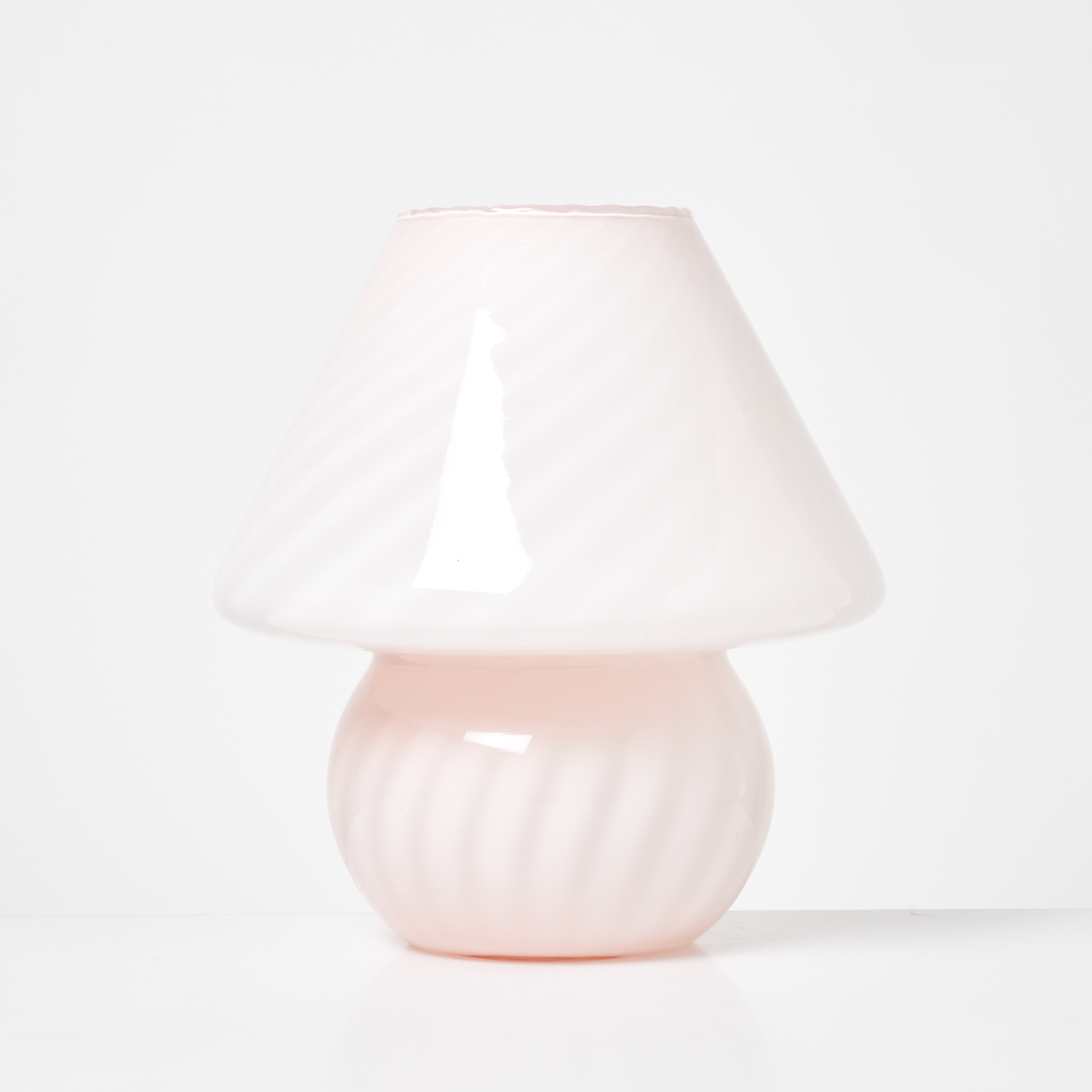 BORDSLAMPA. "Swirl", rosa tonad glasmassa.