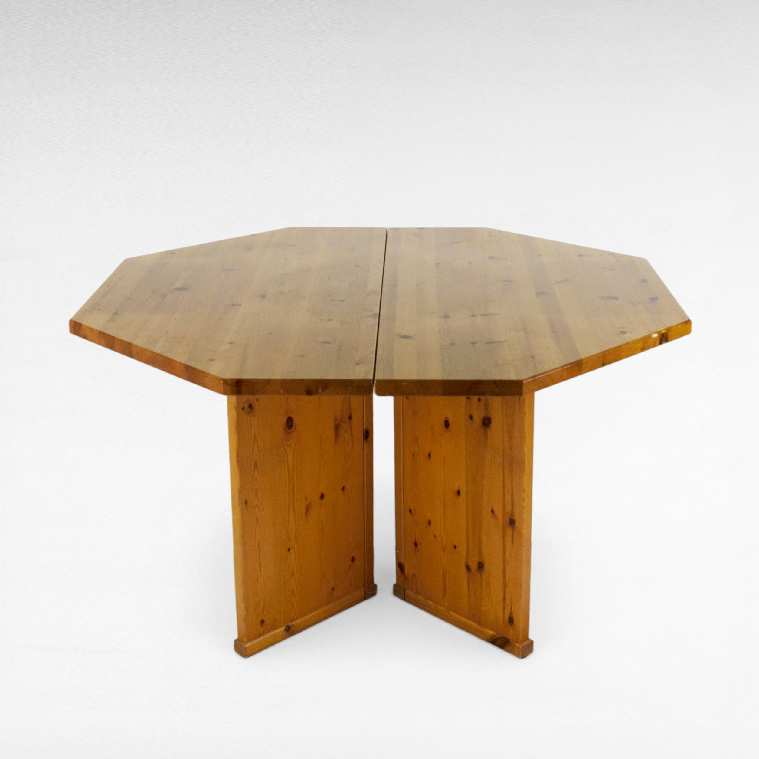 MATBORD, lackad furu, 1 iläggsskiva, 1970/80-tal.