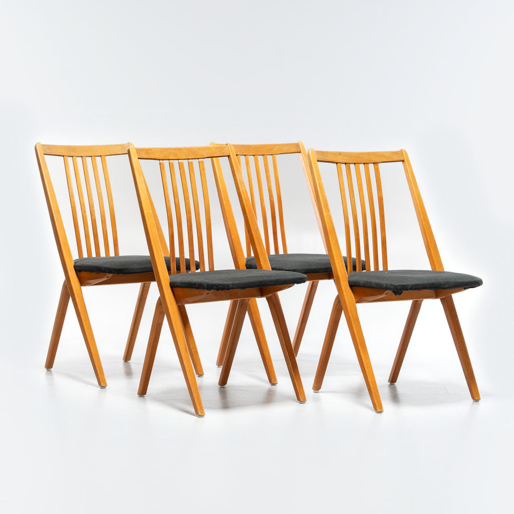 SVANTE SKOGH. Stolar, "Stand in", Gottrid Karlsson & söner, stolsfabrik Diö. 1900-tal, 4 stycken.