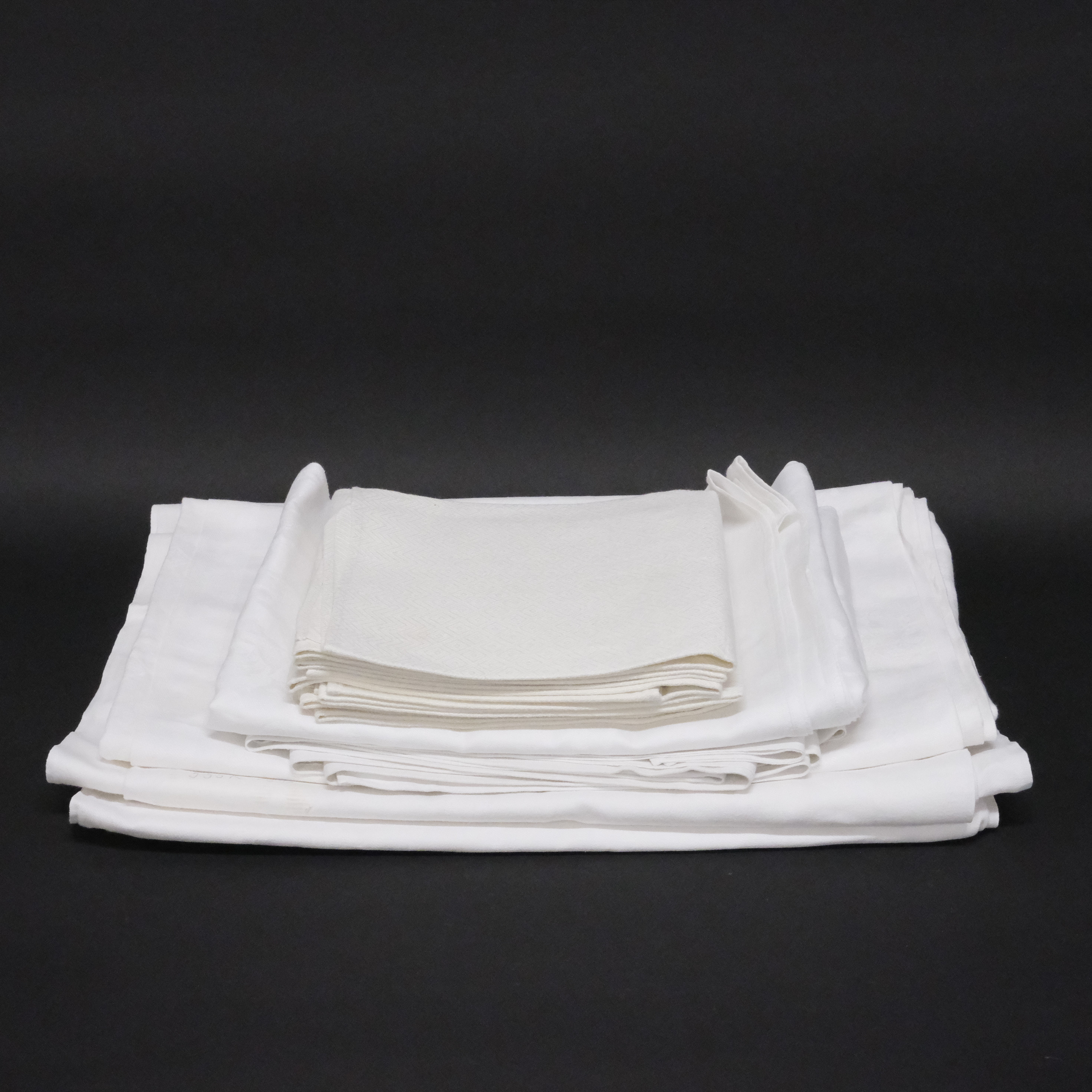 LINNEDUKAR OCH HANDDUKAR, 4+6 DELAR.