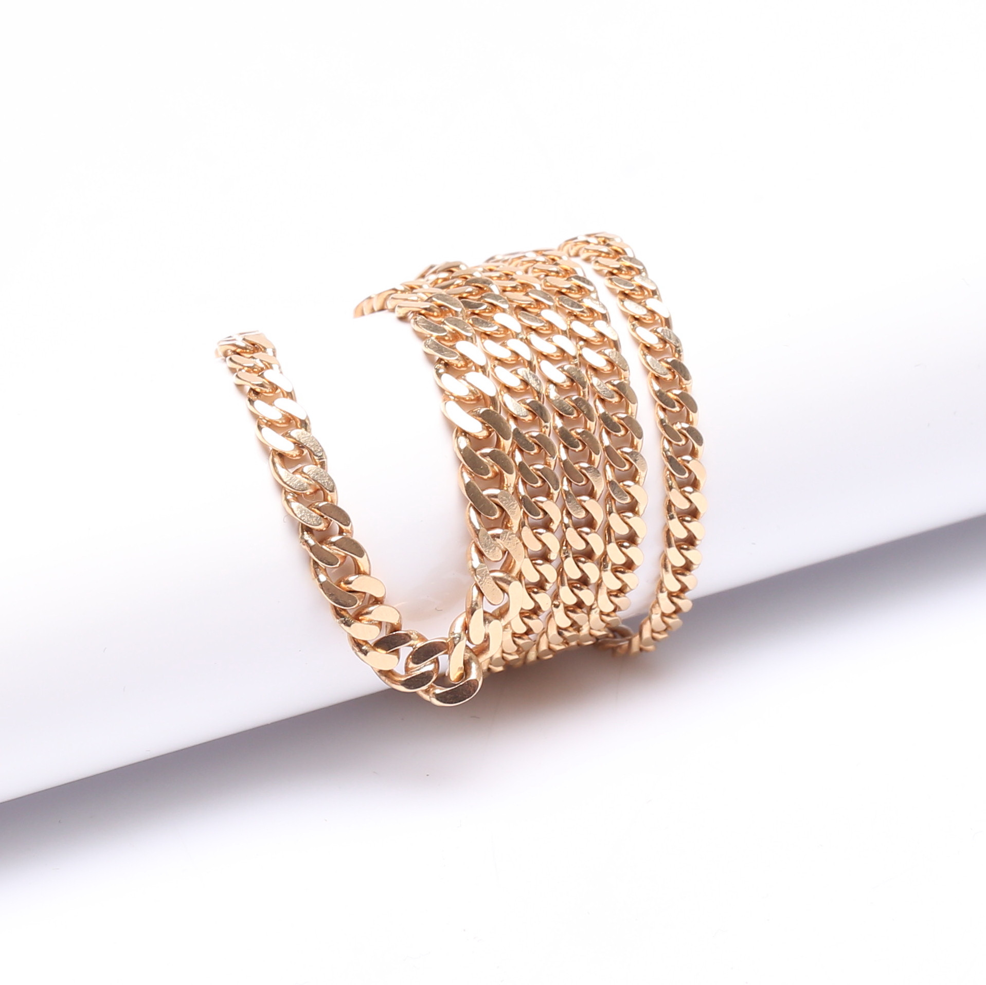 HALSKEDJA, ''manglad pansar'' 18k guld, vikt ca 19,6 g.