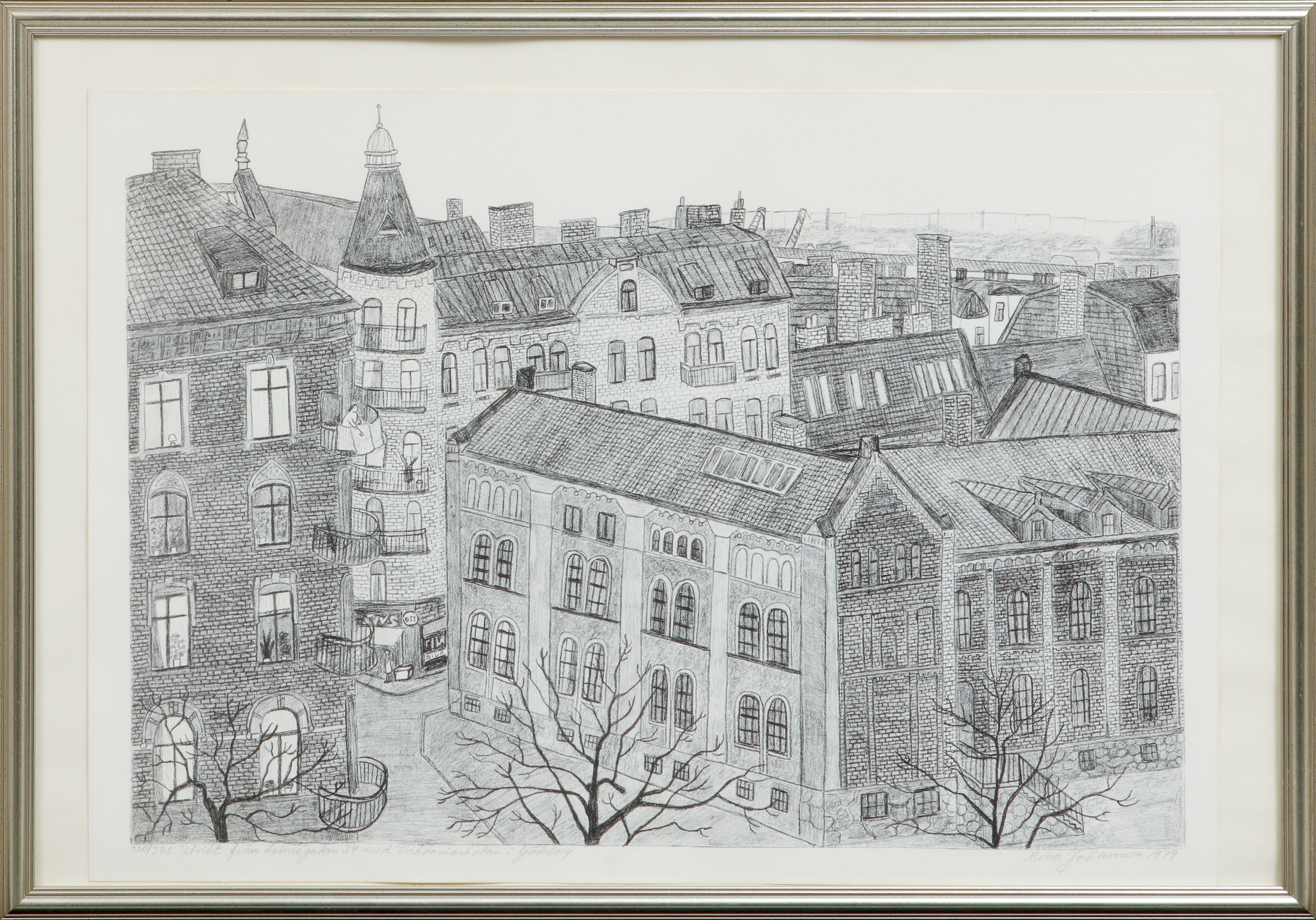 MONA JOHANSSON. "Utsikt från Linnegatan 34 med Viktoriaskolan i Göteborg", litografi, signerad och numrerad 320/395.320/395.