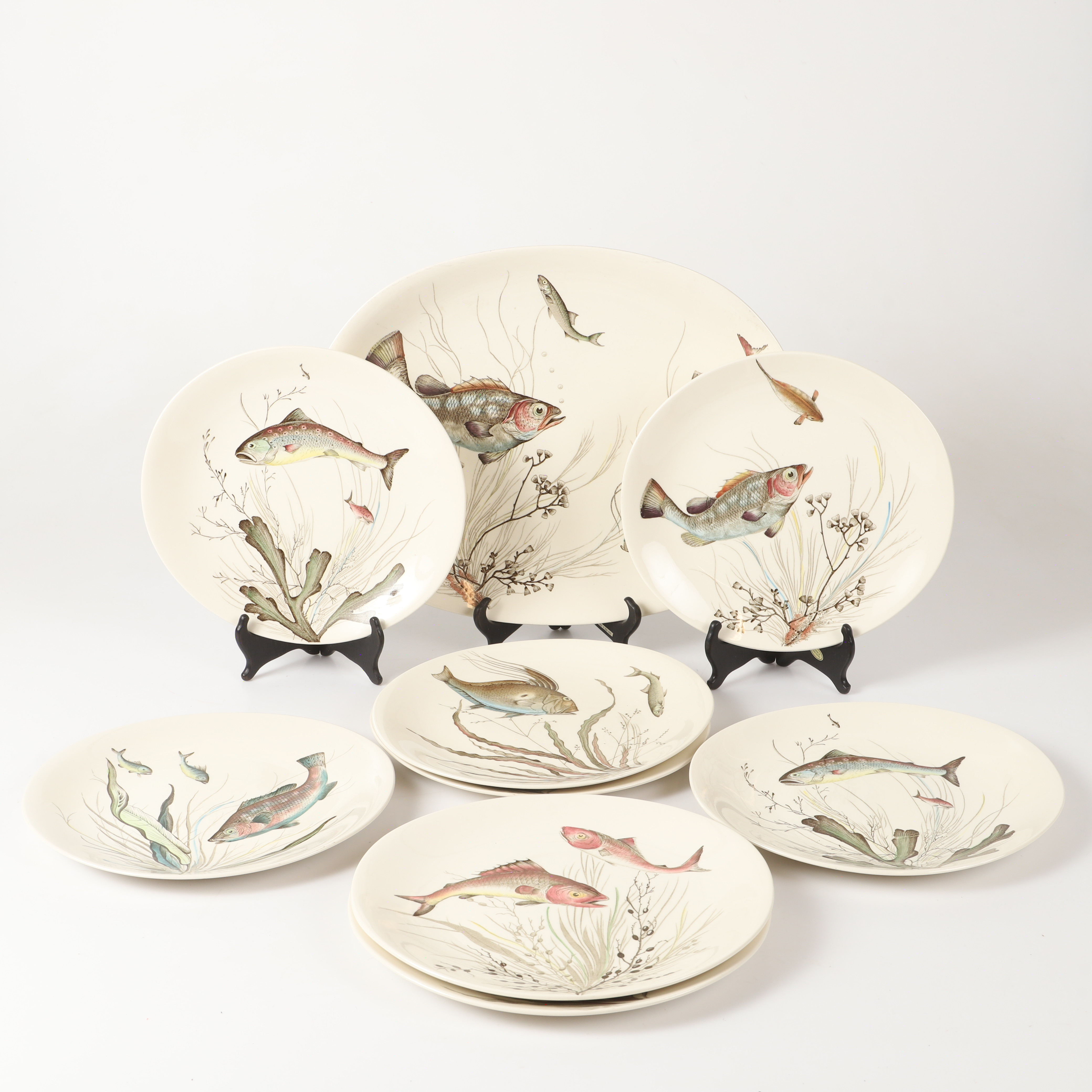 TALLRIKAR SAMT FAT, 9 delar, "Fish", Johnson Bros, England.