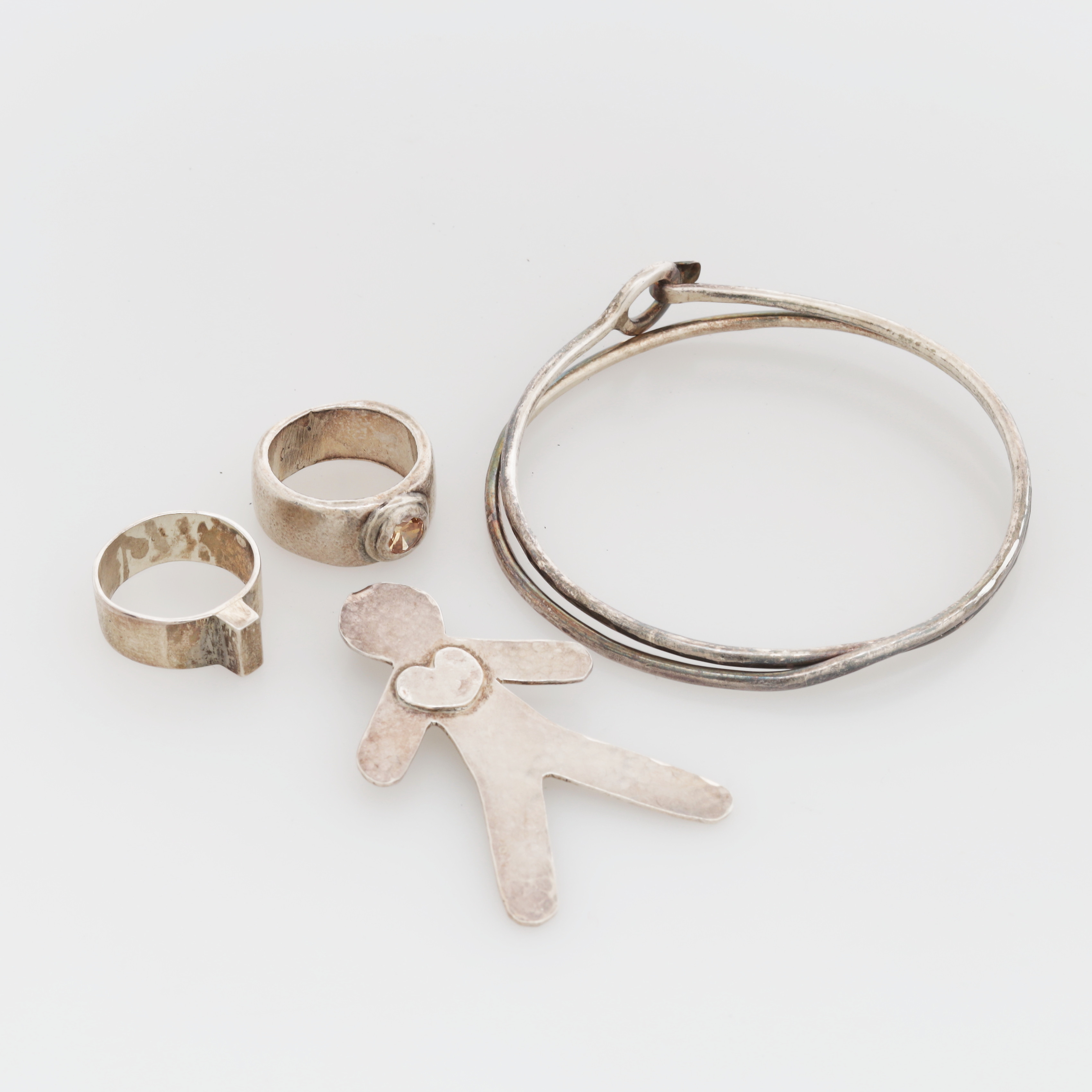 ARMBAND, RINGAR OCH HÄNGE, silver, totalvikt 51 gram.