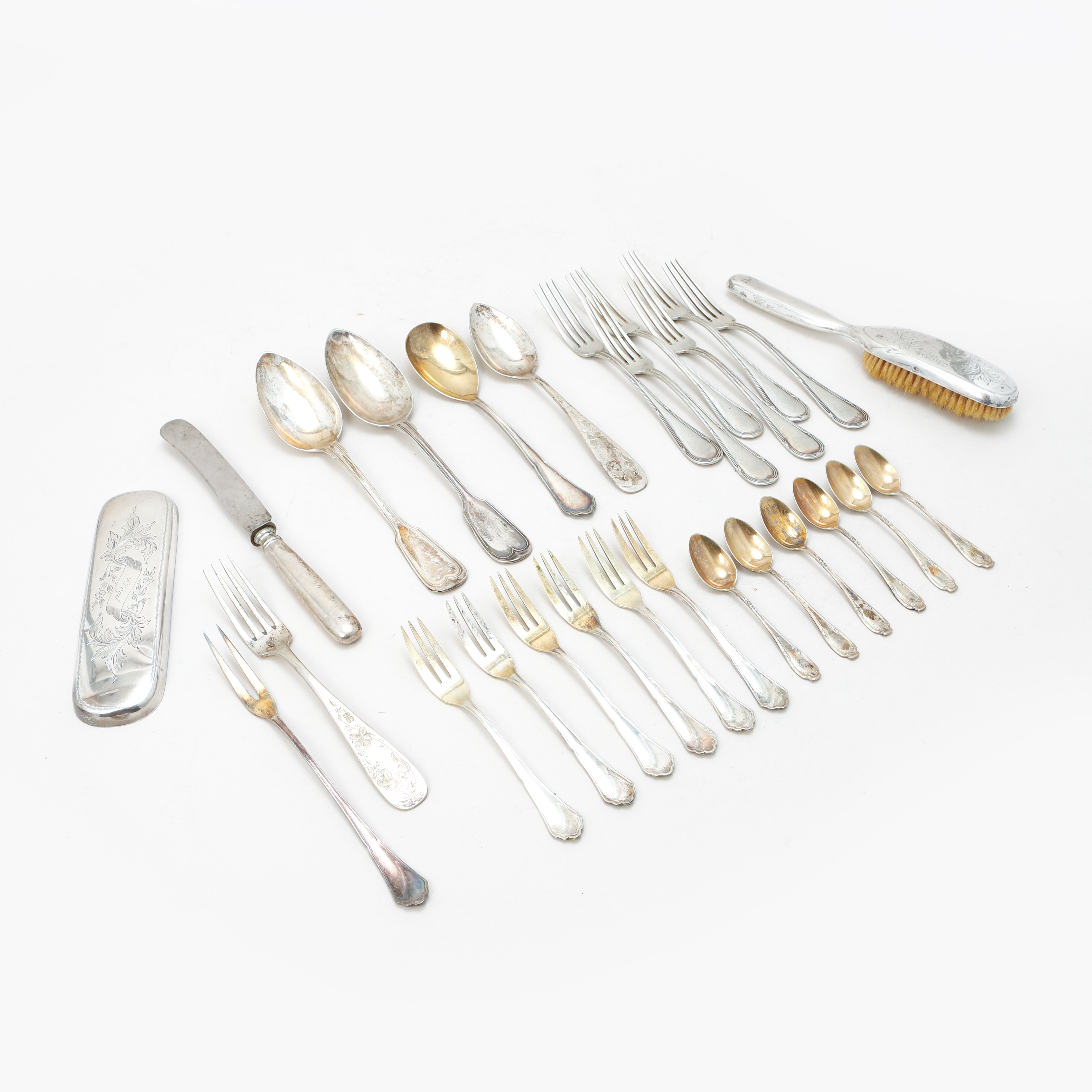 SILVER, diverse, 27 delar, silver låghaltig 800 och silver. Totalvikt ca 940 gram.